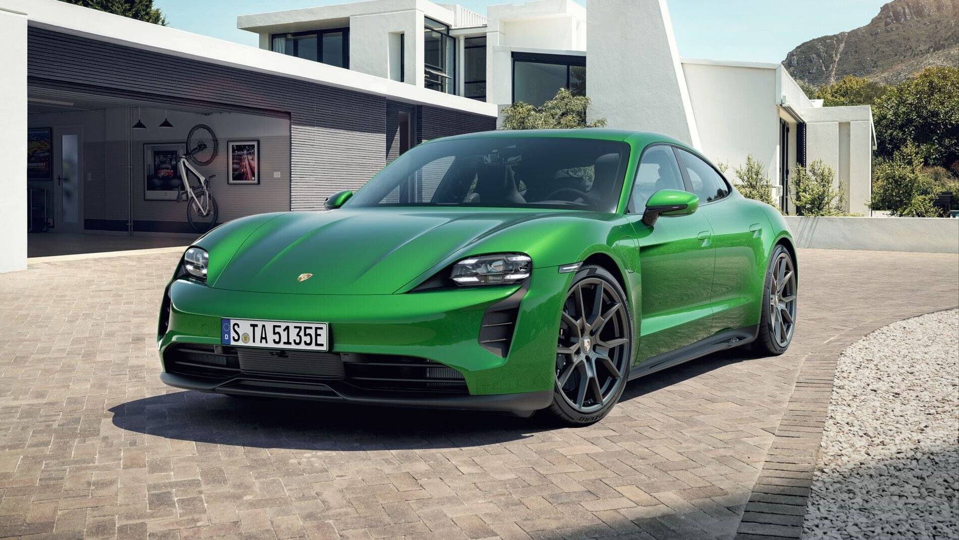 Porsche Taycan ? World Premiere: 2022 Taycan GTS Sedan and GTS Sport Turismo iris