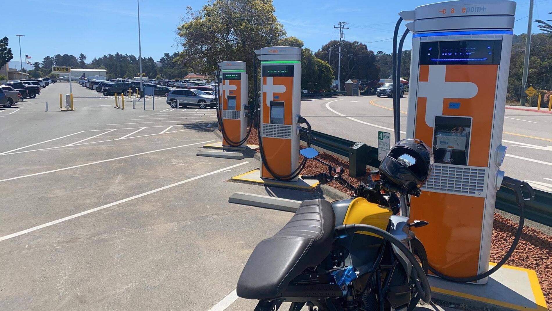 Porsche Taycan Options more expensive than the $460 400V/150 kW charging option…honestly wow… 717037
