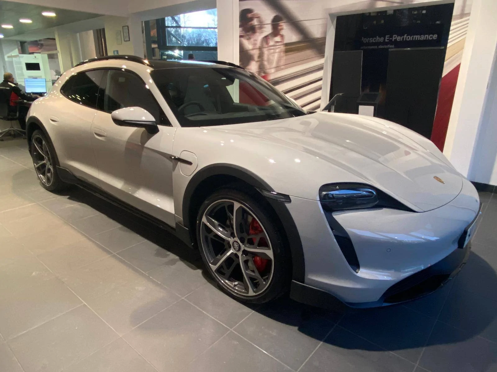 Porsche Taycan New MY2022 CT4S Day D683F9A4-B1F7-4E3A-984F-2BA65E6F338B