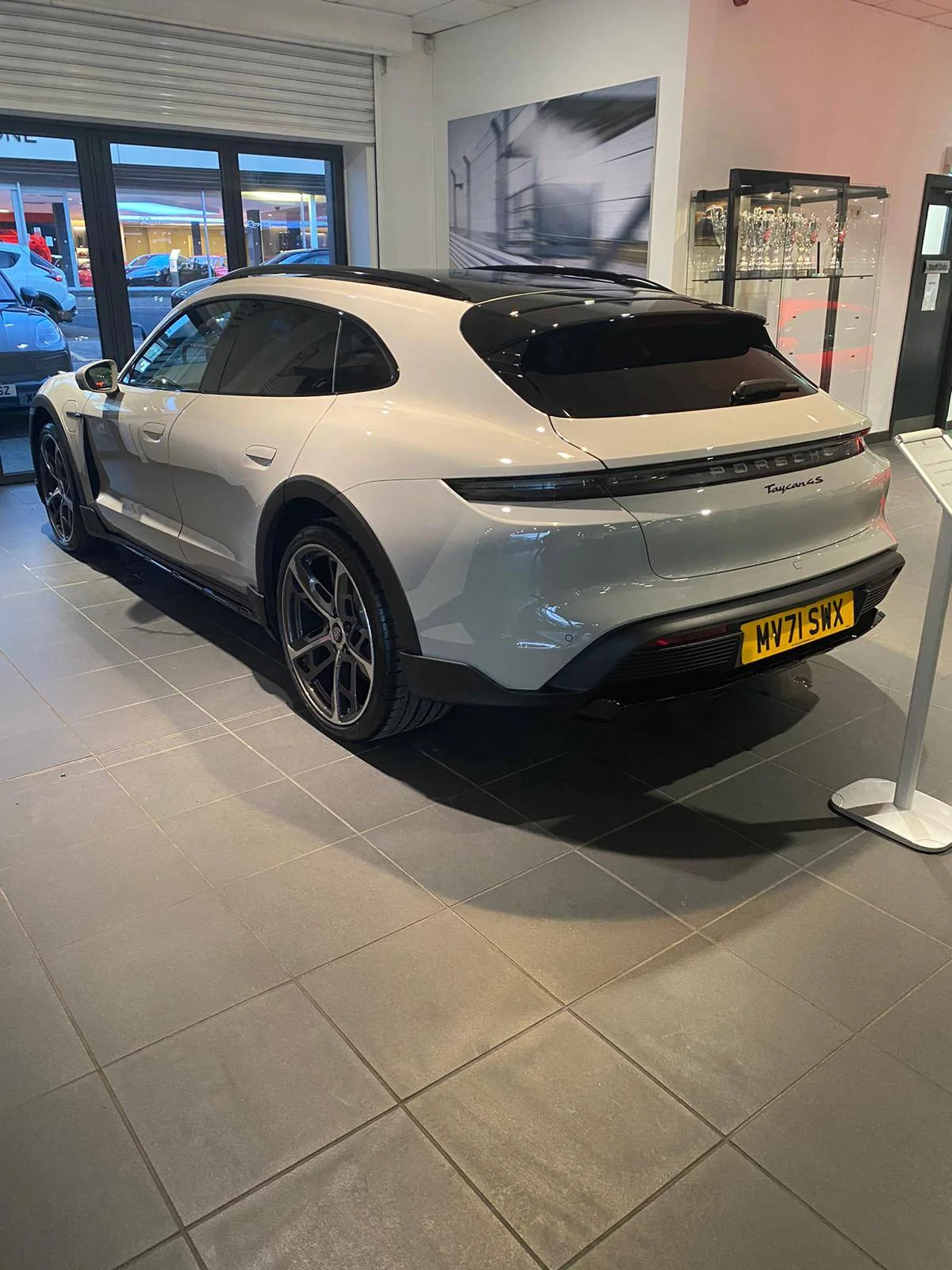 Porsche Taycan New MY2022 CT4S Day 25127CAF-7D49-4689-A3FA-01376856FC2A