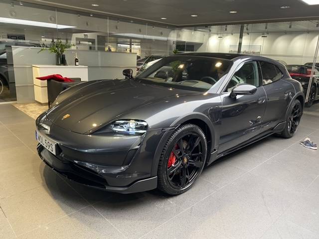 Porsche Taycan Delivery of our Vulcano Grey 4S Cross Turismo C4D379C3-BBDA-40FF-924B-5DD7C13B888F
