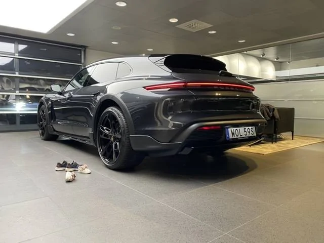 Porsche Taycan Delivery of our Vulcano Grey 4S Cross Turismo 54296FA2-A5FF-44E7-A292-1B0979E45B9A