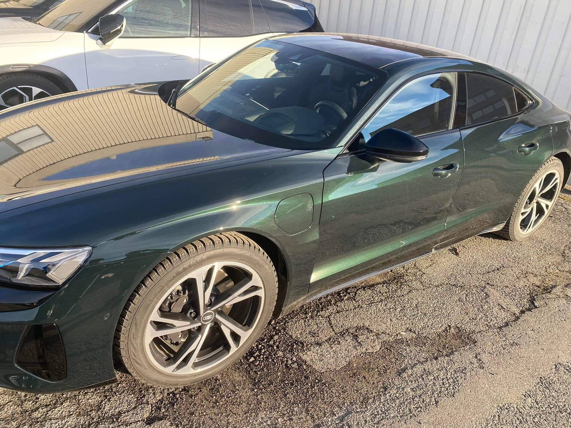 Porsche Taycan Audi Exclusive colors  for the E-Tron GT 638156350329