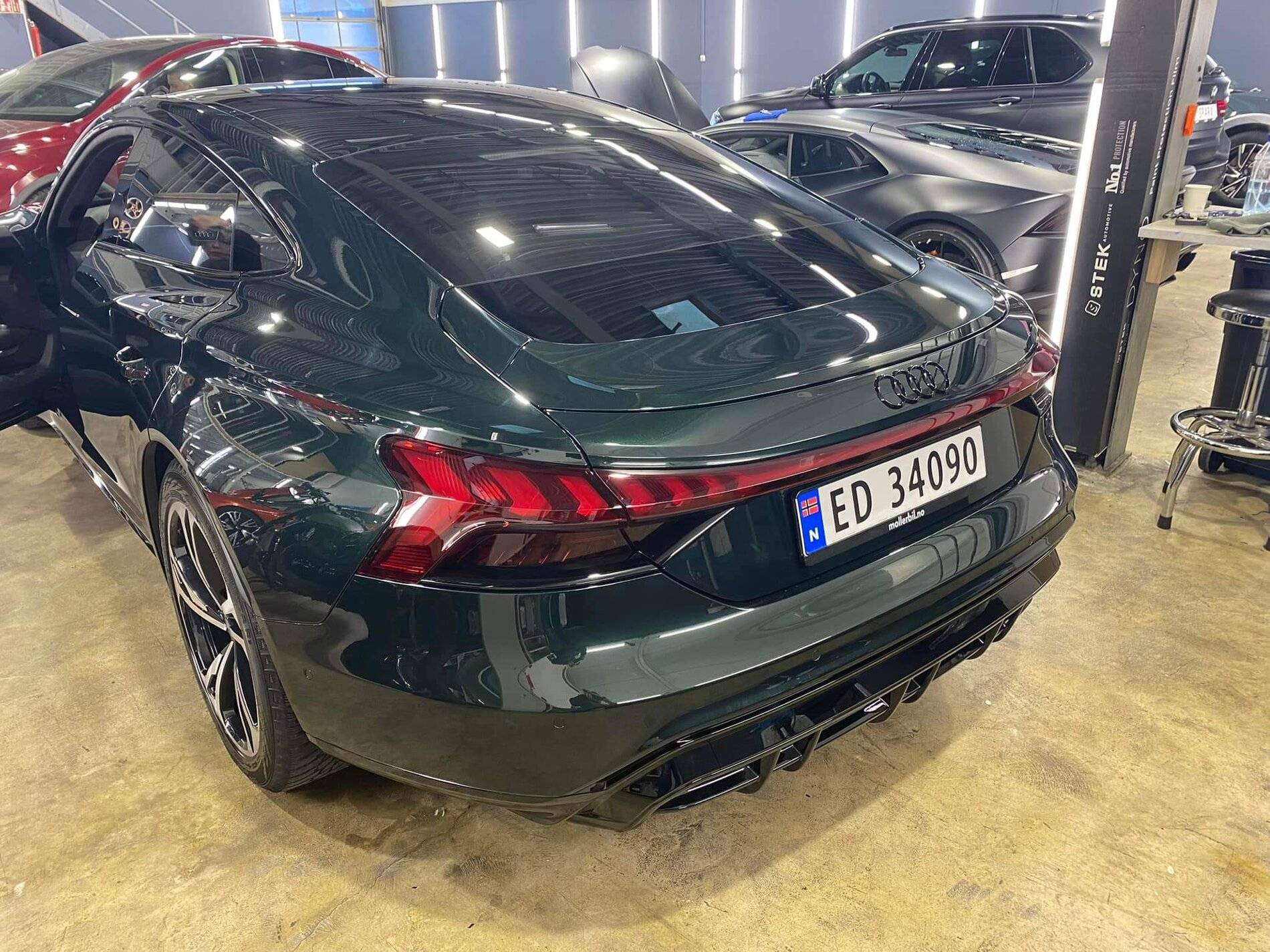 Porsche Taycan Audi Exclusive colors  for the E-Tron GT 638156343775