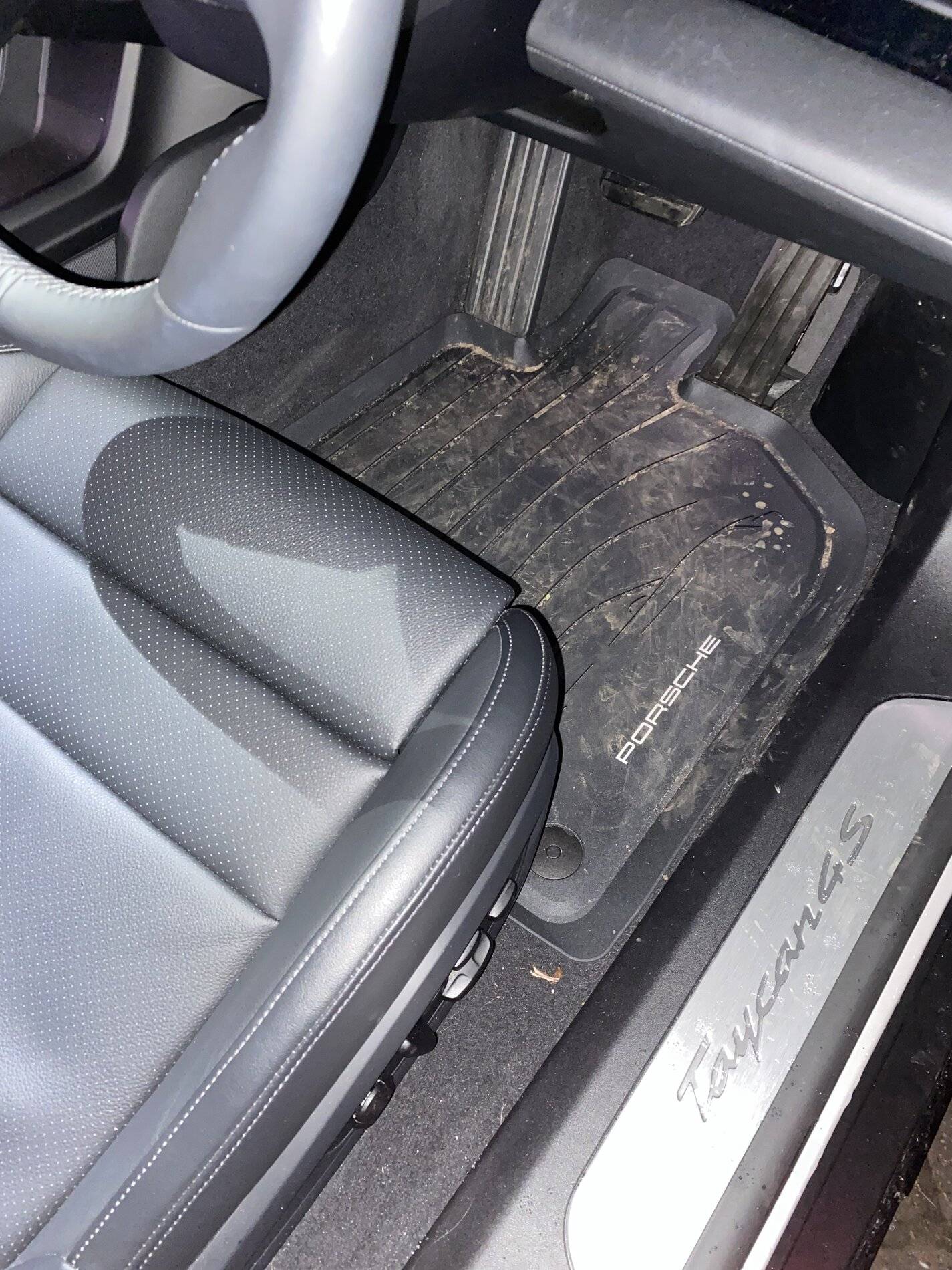 Porsche Taycan Rubber Floormat Set - Taycan 01D97222-CCFC-478B-9E60-85B60019485A