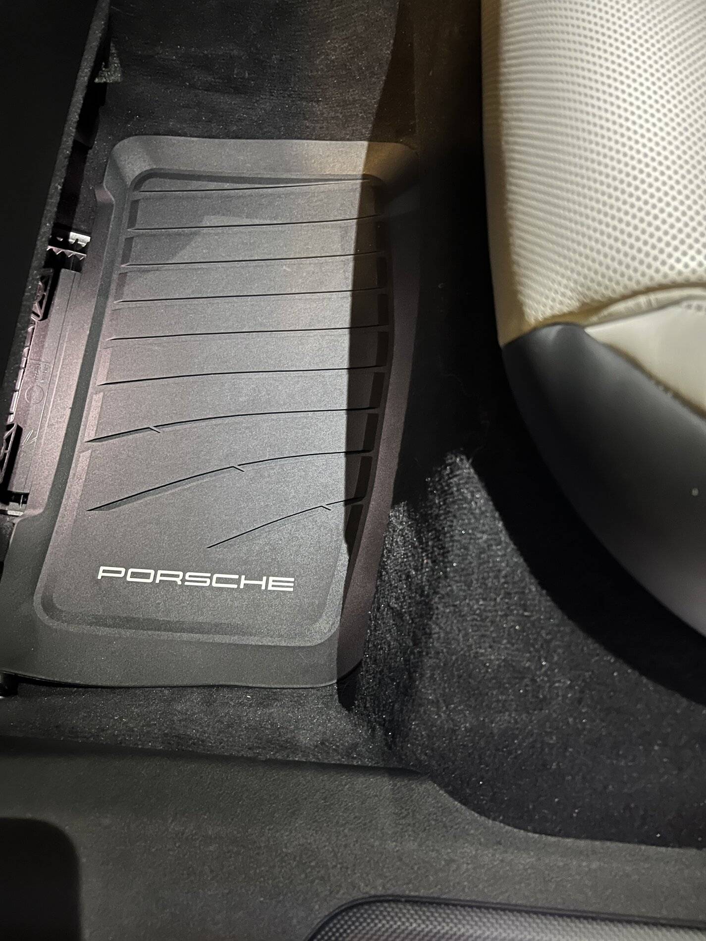 Porsche Taycan Rubber Floormat Set - Taycan DB6E6AC0-B066-419D-9D5A-4C3632C9FF49