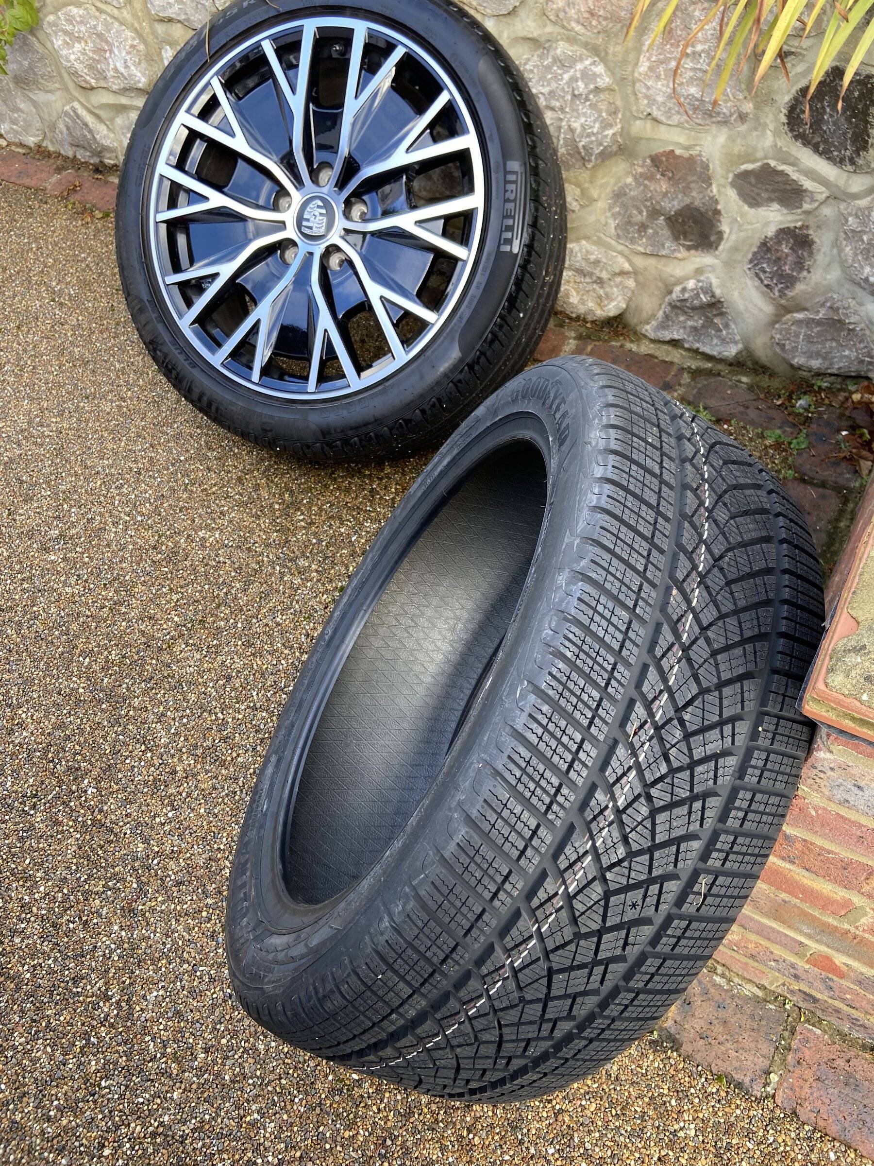 Porsche Taycan WINTER TYRES (UK) 445D12DB-AAC6-4572-9BB9-540DFD5CEBCF
