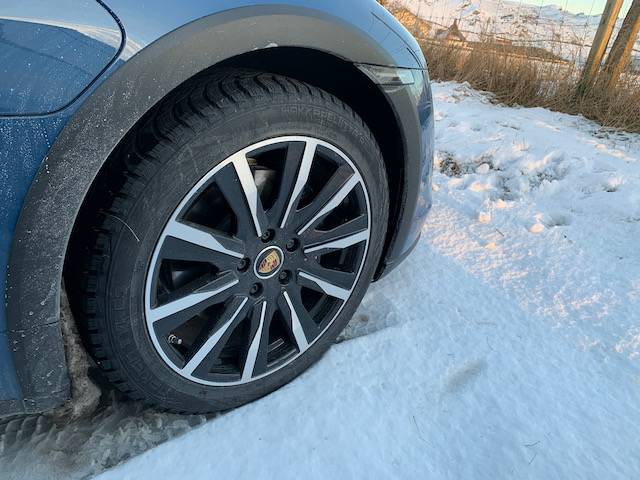 Porsche Taycan Are 20” Tequipment Design rims directional? IMG_1534