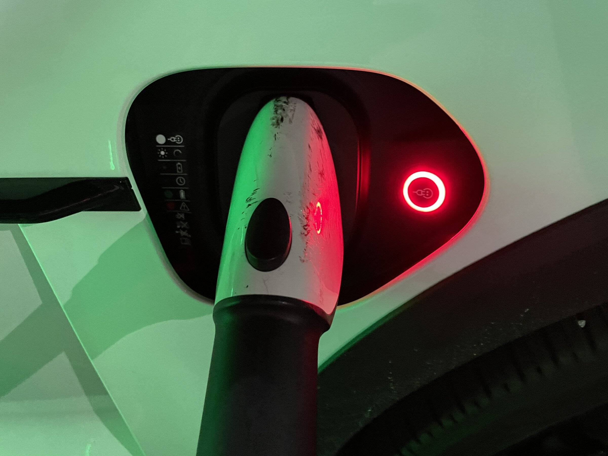 Porsche Taycan Get free charging at Electrify America stations until 11/29 65148C6D-1DEC-40E0-AC94-FC79E8B387E4