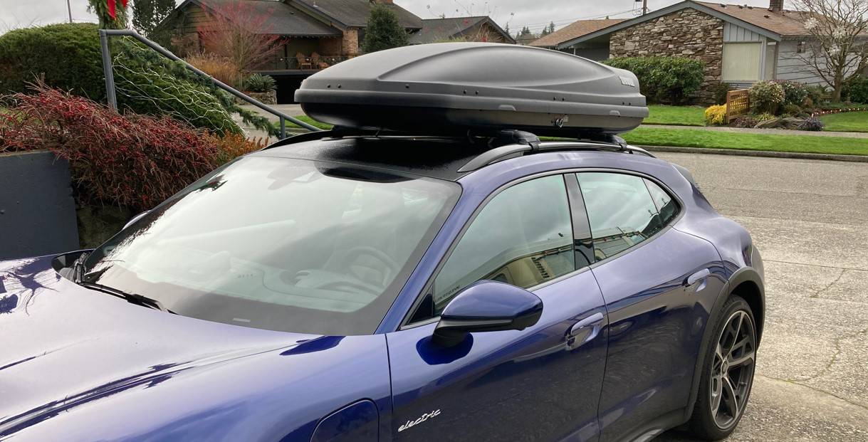 Porsche Taycan Anyone got the Porsche roof bars and box? roof2