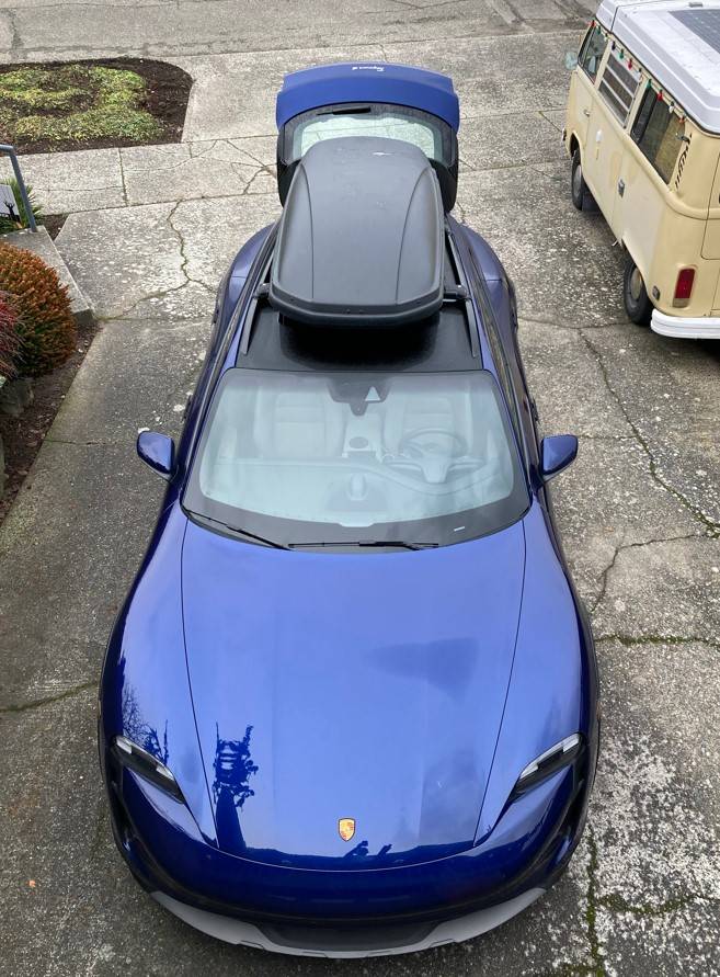 Porsche Taycan Anyone got the Porsche roof bars and box? roof1