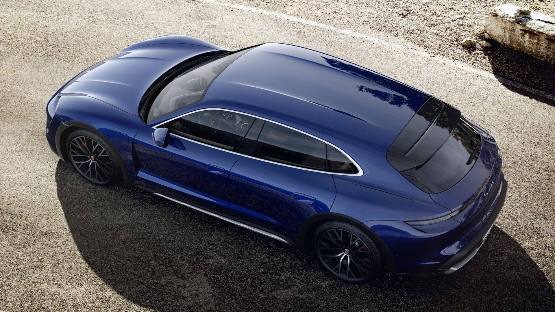 Porsche Taycan Interior-Exterior Combo question TRuffle brown -Gentian Blue ext