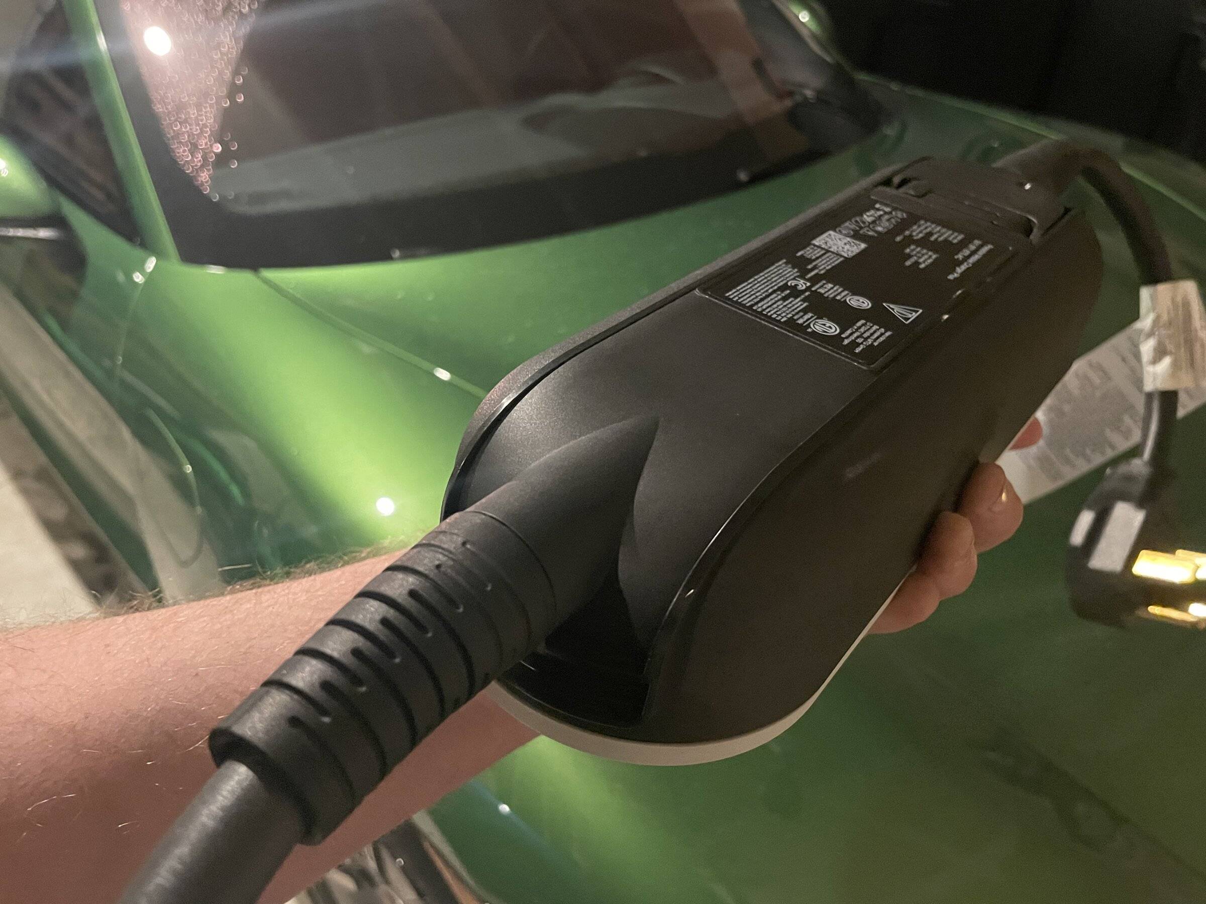 Porsche Taycan Cable length on Porsche mobile charger plus 16CF15DD-4E29-47FF-852A-27921FFD3CAF