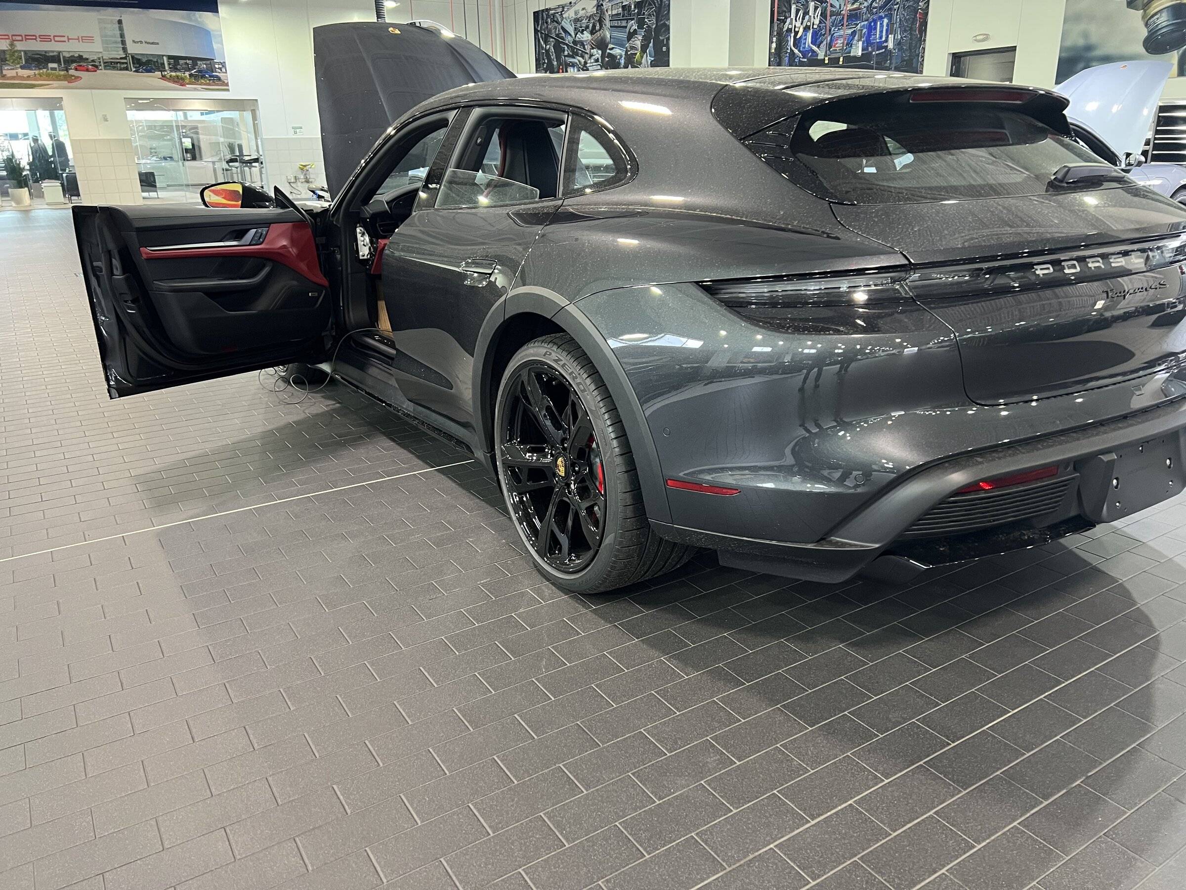 Porsche Taycan A 2022 Cross Turismo 4S: From Order to Delivery to Mods IMG_4630