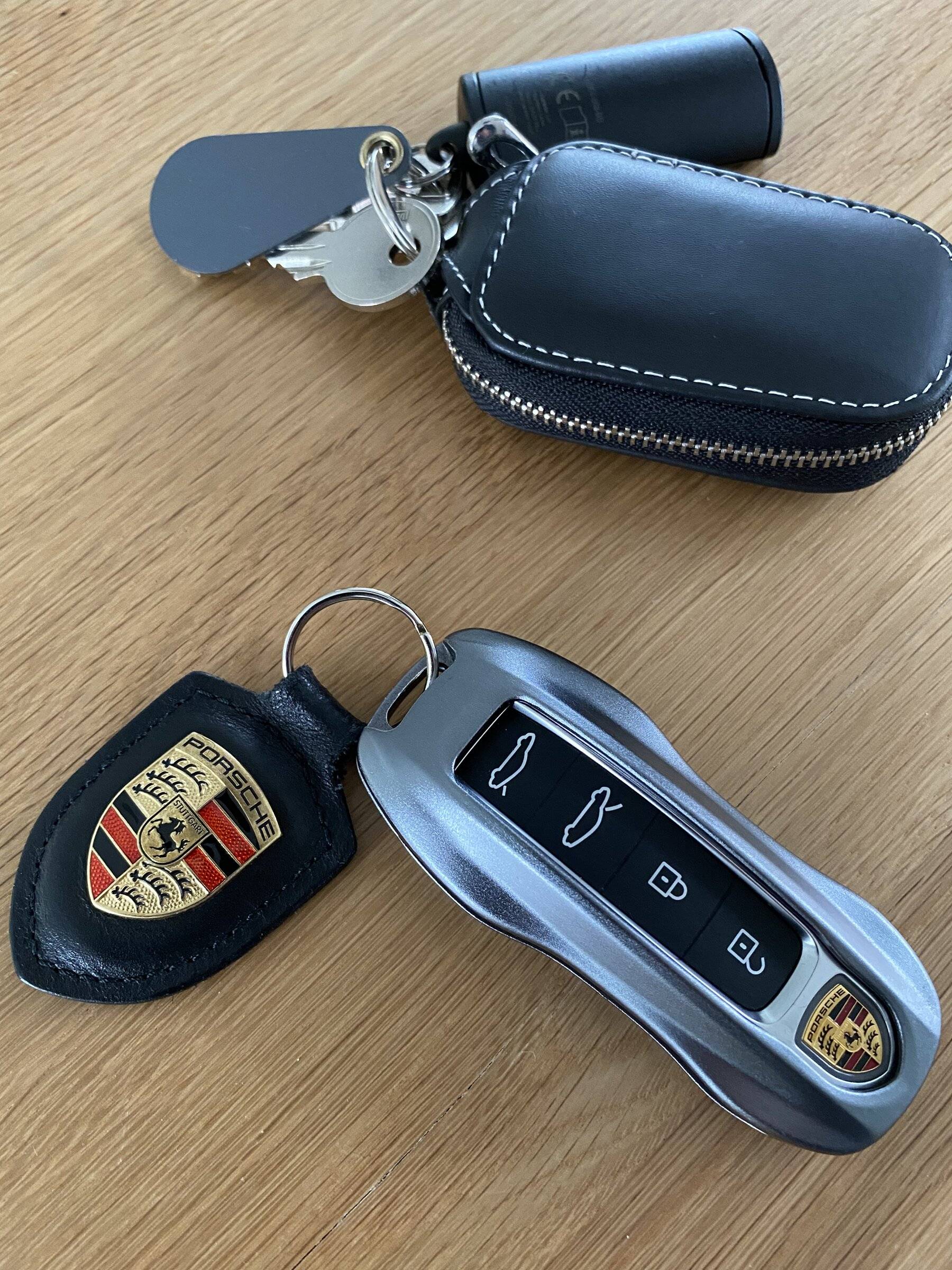 Porsche Taycan OK - let's see them! Key Fob CBDC2A66-3678-488C-963F-41361D2008C1