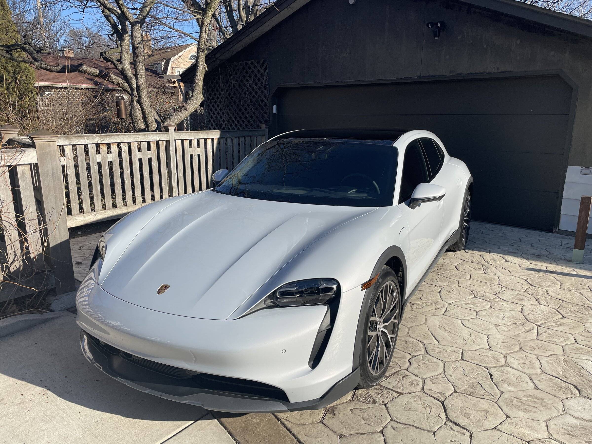 Porsche Taycan ICE GREY Taycan Club 0C0158C3-65B9-45BF-952F-88376CCDEA62