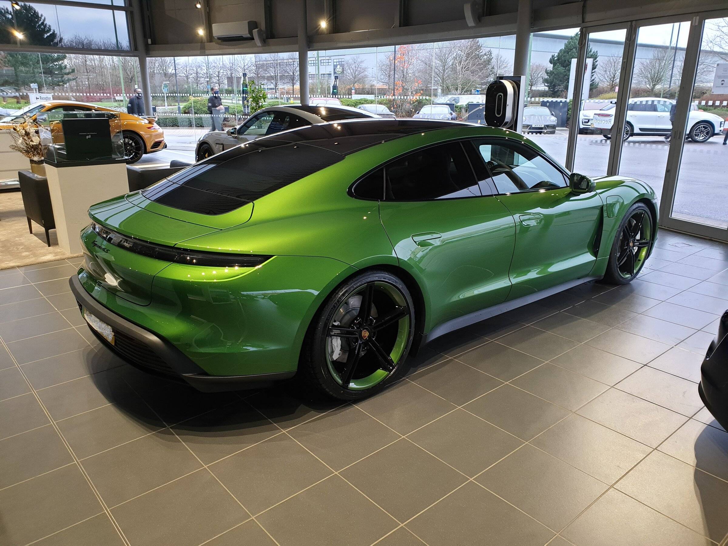 Porsche Taycan MAMBA GREEN Taycan Club 20211220_100437