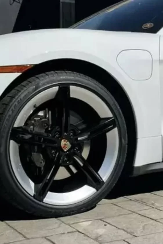 Porsche Taycan Vehicle height: spring vs air suspension 326F5A18-AC5B-401E-B6FF-41C56C218D85
