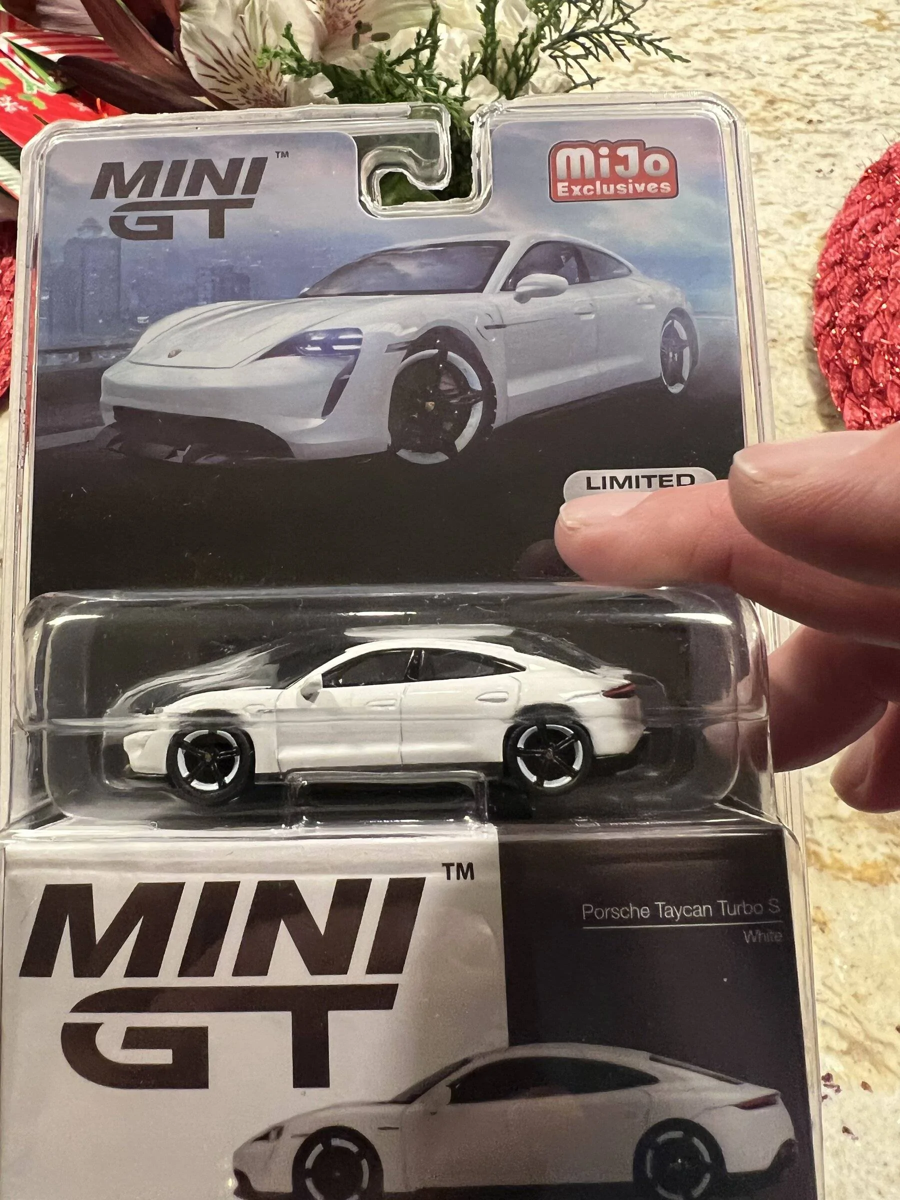 Porsche Taycan Merry Xmas 40F32E8F-DA33-4D23-8501-E638D1DB1FCF