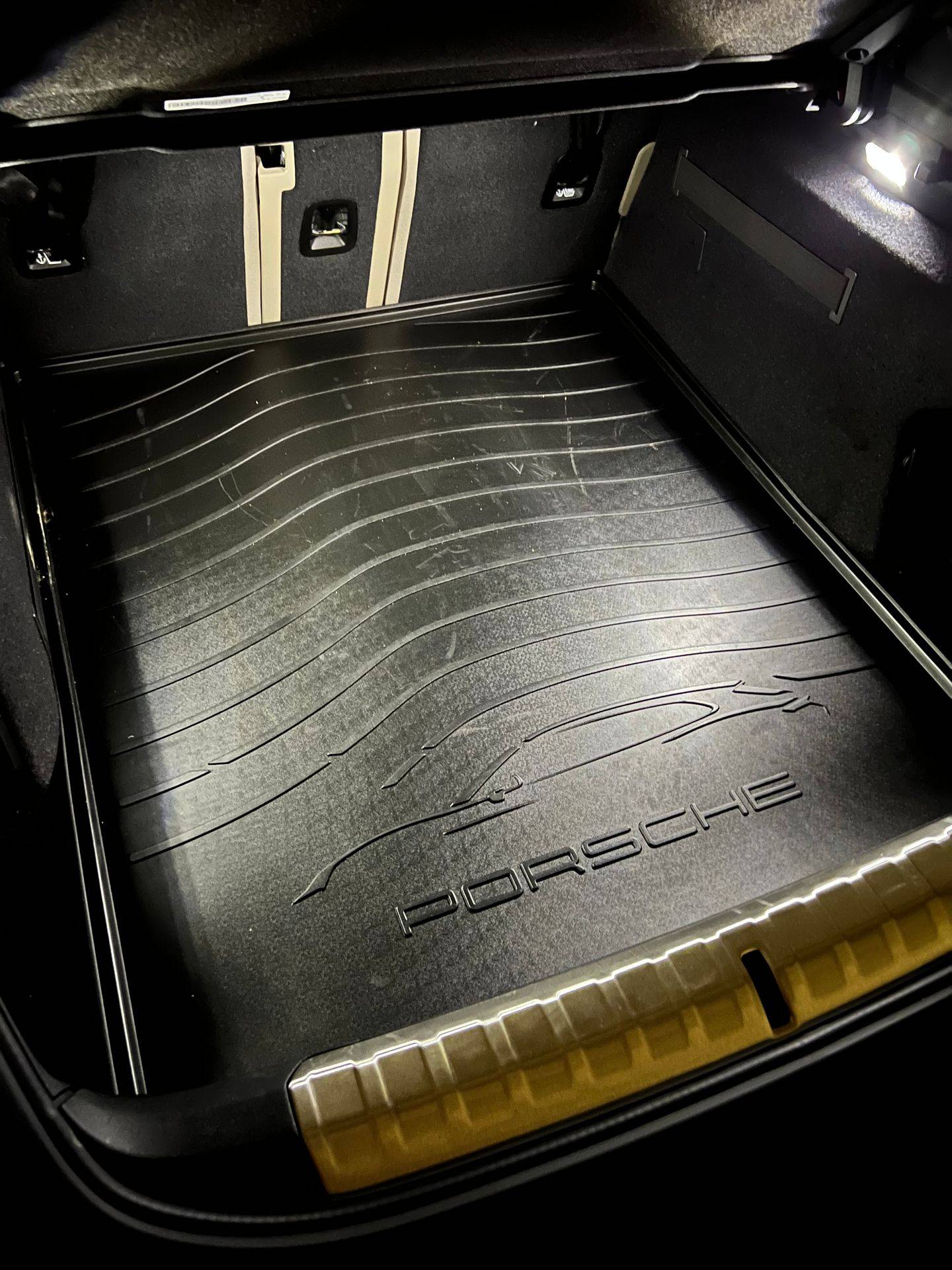 Porsche Taycan Trunk liner compatible between Cross Turismo and Sedan? IMG_0703