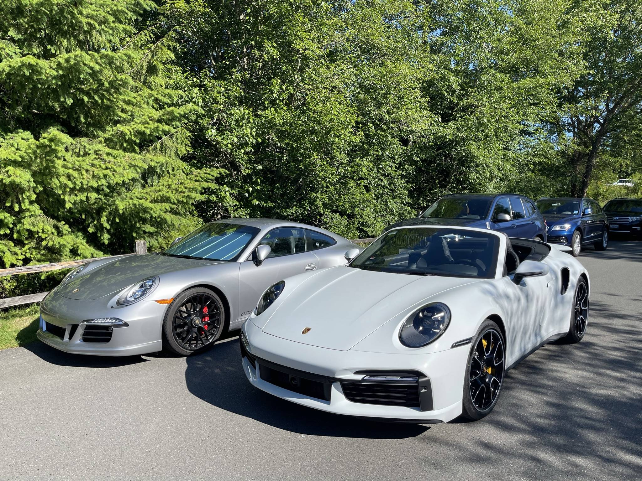 Porsche Taycan How to turn on the glacier blue lights? 6527EACB-7C12-4B2F-8C7D-5E90B886C990