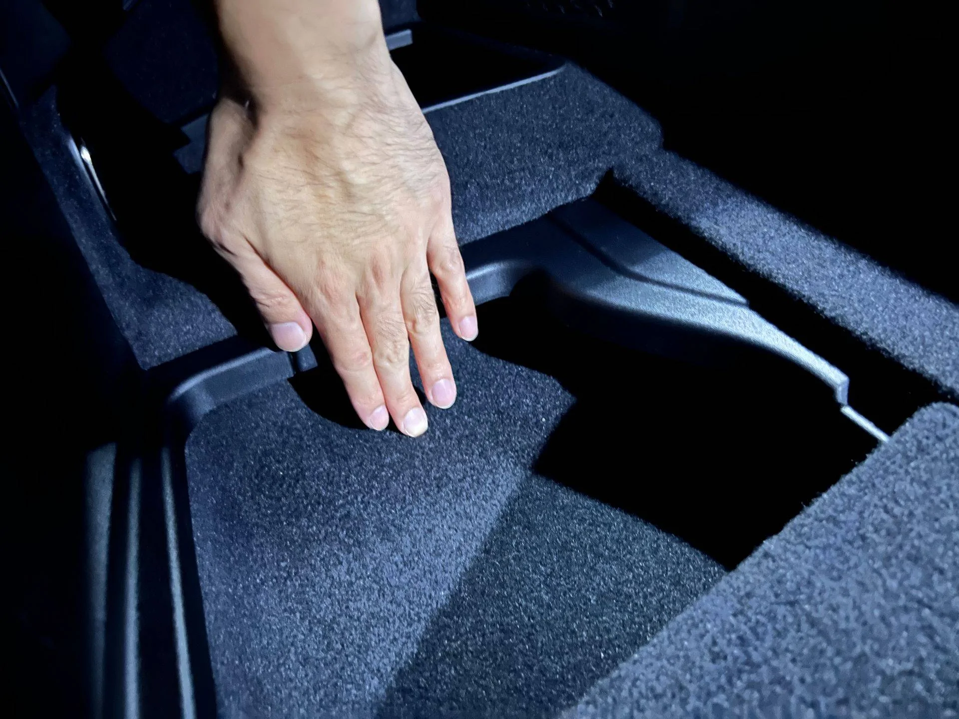 Porsche Taycan Trunk liner compatible between Cross Turismo and Sedan? IMG_0755