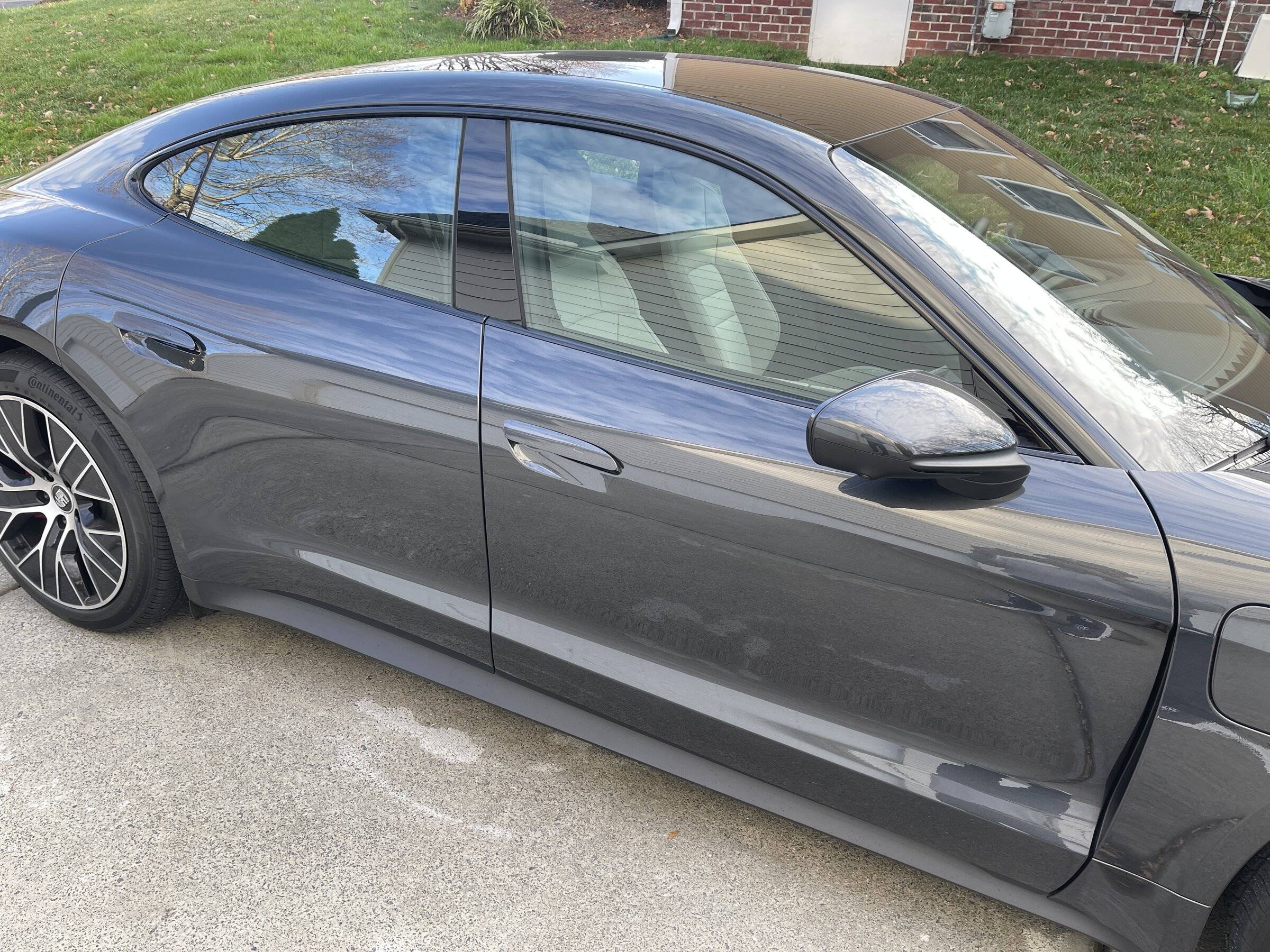 Porsche Taycan Volcanic grey with chalk interior? IMG_0579.JPG