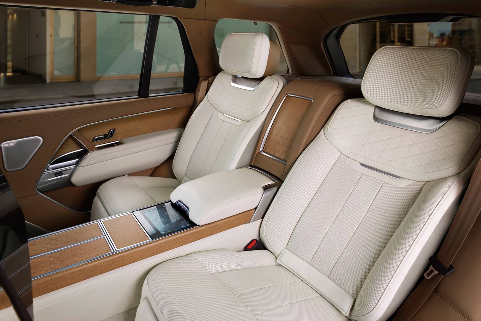 Porsche Taycan Will you test drive the Mercedes EQS? 79-land-rover-range-rover-2021-official-reveal-images-sv-seats