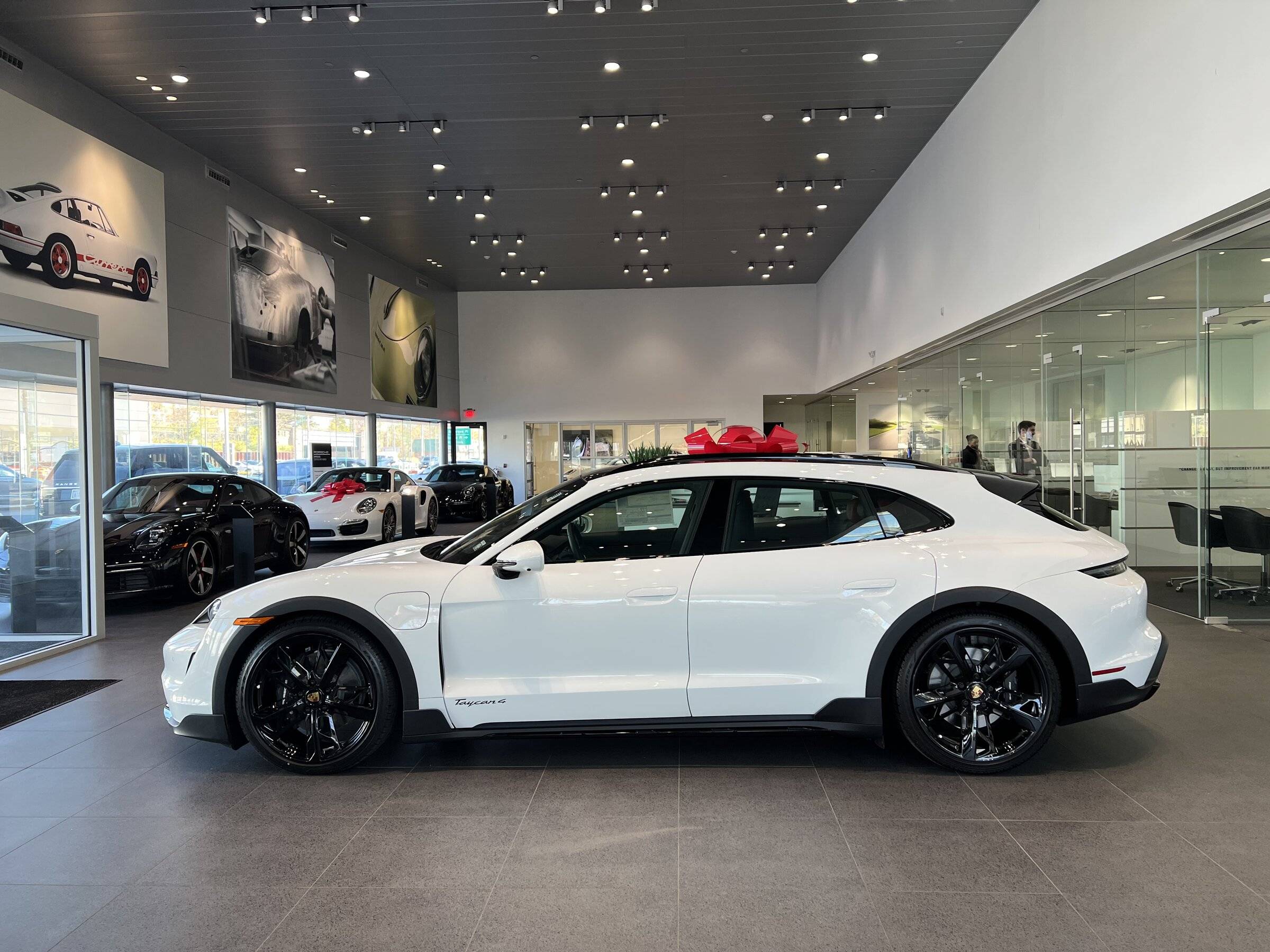 Porsche Taycan Cannot decide on color/interior 3926E119-F4DA-41E5-B4D6-44B2E8FDAAEE