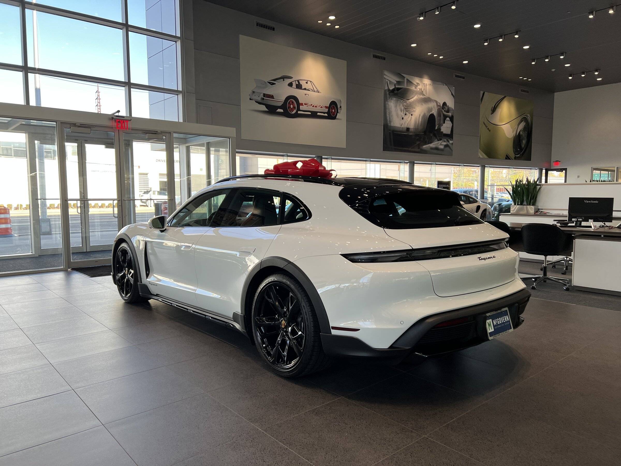 Porsche Taycan Cannot decide on color/interior 5492A631-DC9C-4EA9-8A76-67926CC96647