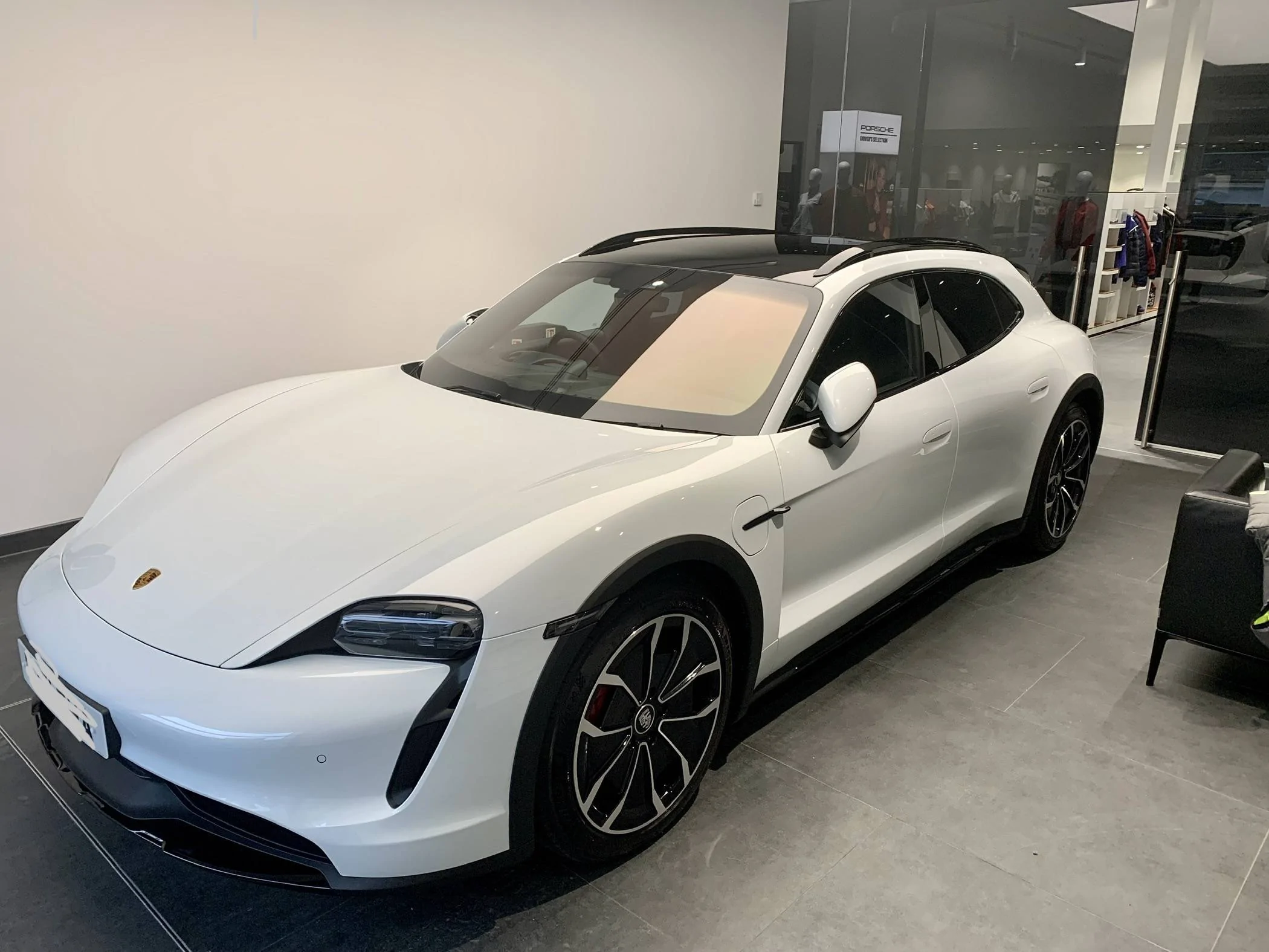 Porsche Taycan CT4S finally here! B4A2AF55-A934-47C9-9106-D4E693A70F8B