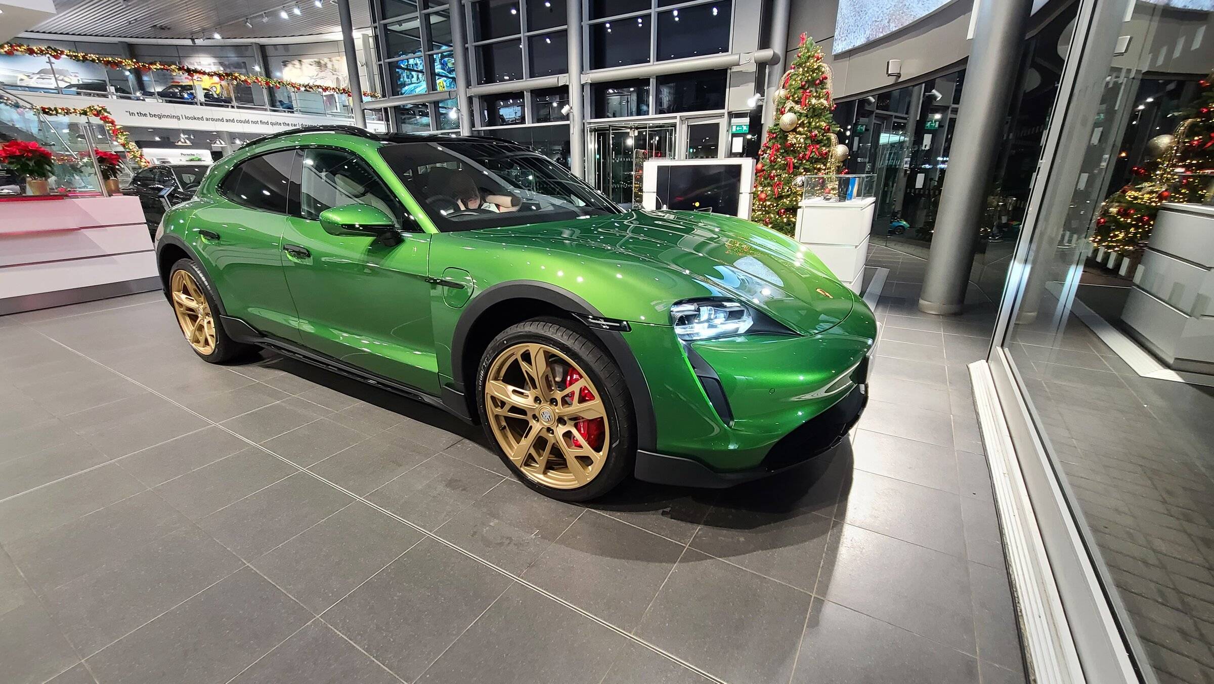 Porsche Taycan Mamba Green with Aurum Wheels Taycan Cross Turismo finally collected 20211230_170642
