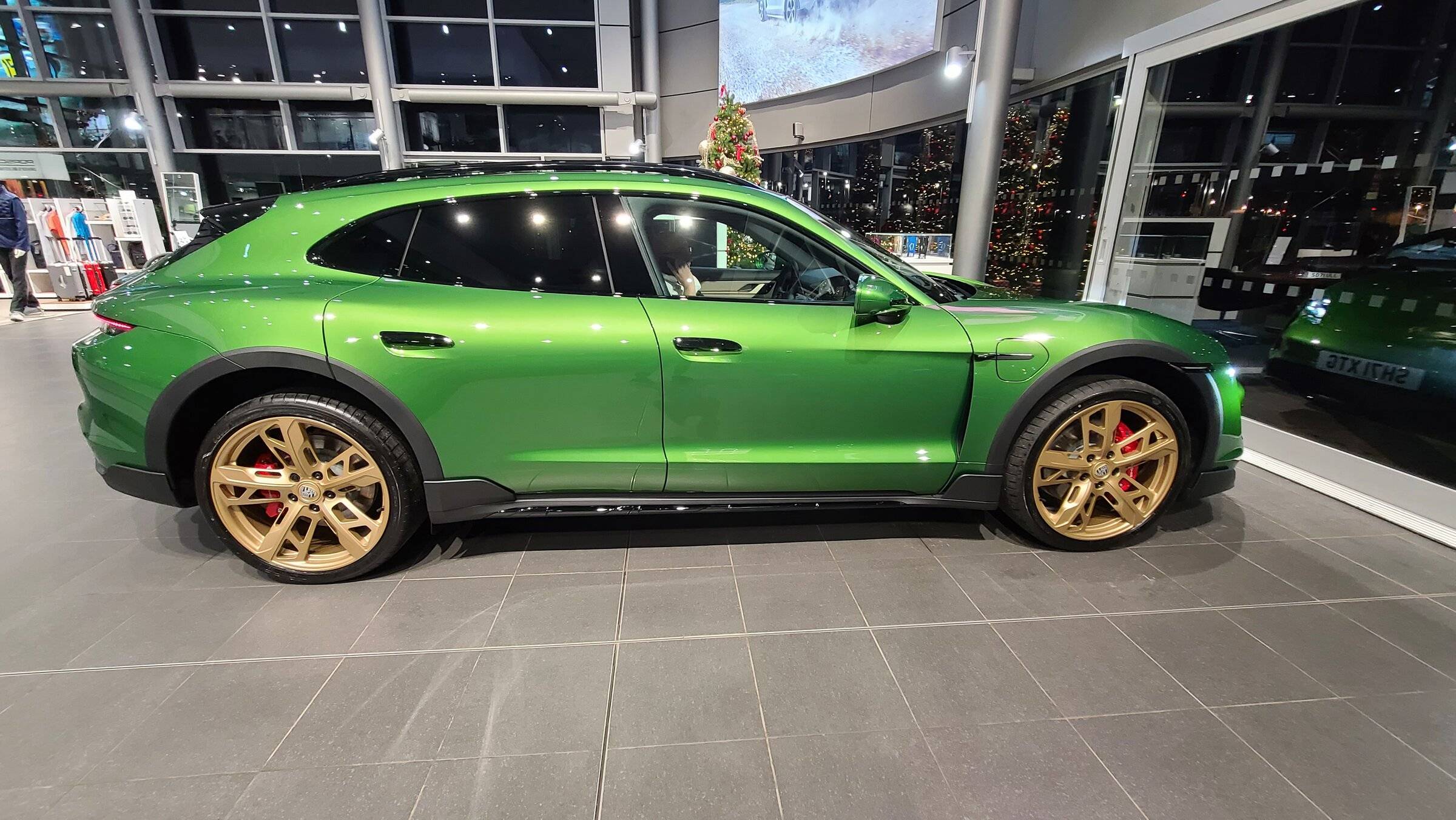 Porsche Taycan Mamba Green with Aurum Wheels Taycan Cross Turismo finally collected 20211230_170635