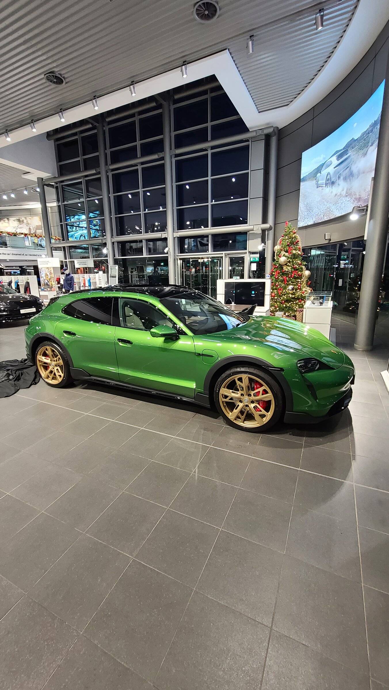 Porsche Taycan Mamba Green with Aurum Wheels Taycan Cross Turismo finally collected 20211230_163238