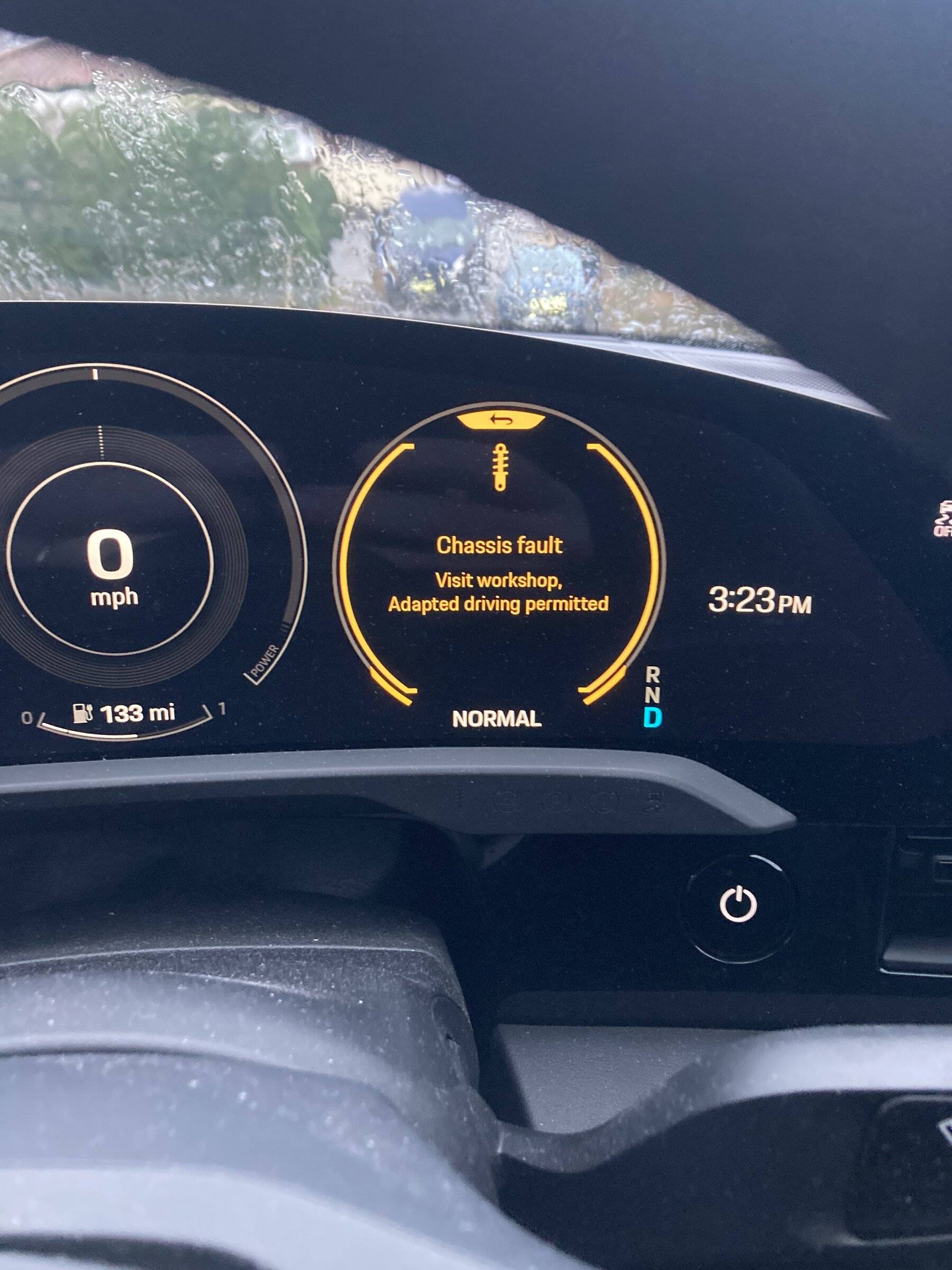 Porsche Taycan Chassis Fault - anyone had this warning? IMG_2114