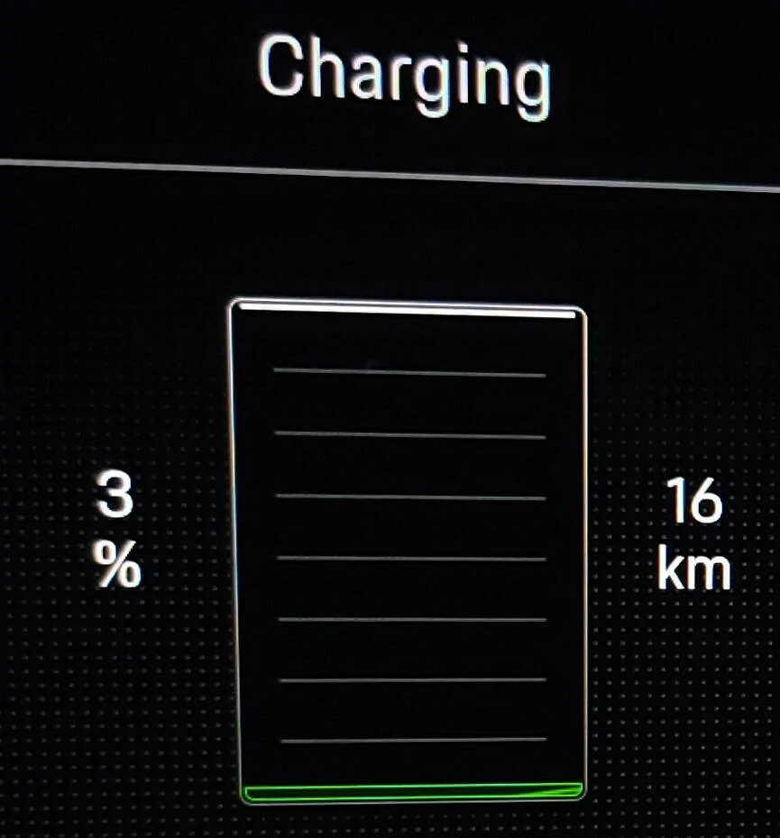 Porsche Taycan 2020 Turbo needs a new high power battery 1641261605185