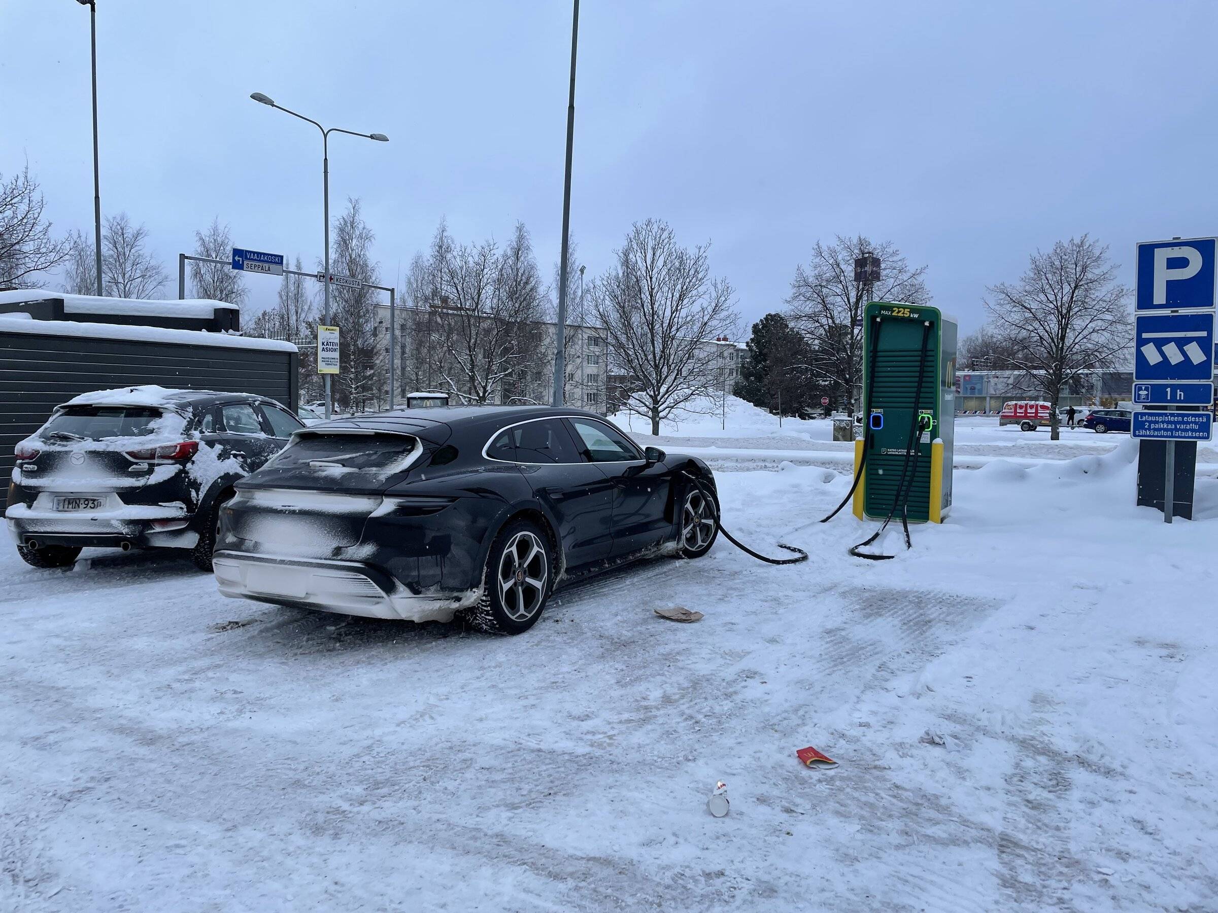 Porsche Taycan Winter roadtrip in CT4, over 860km from Helsinki to Lapland (Ruka) C4871E10-49F3-45D1-B8B8-01FFF872FAF3