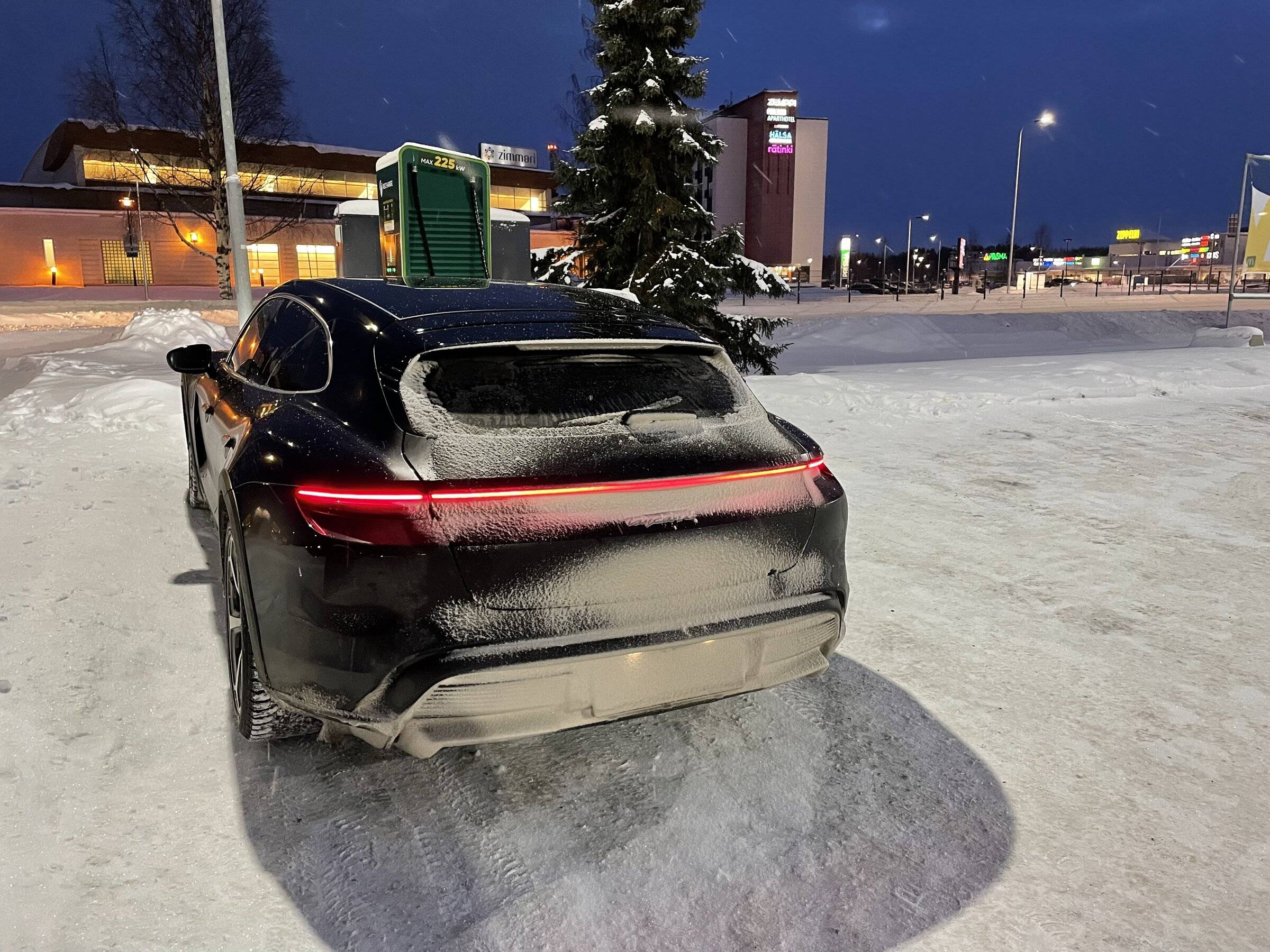 Porsche Taycan Winter roadtrip in CT4, over 860km from Helsinki to Lapland (Ruka) 980AD6AA-83E0-4966-A742-7A930146D0BE