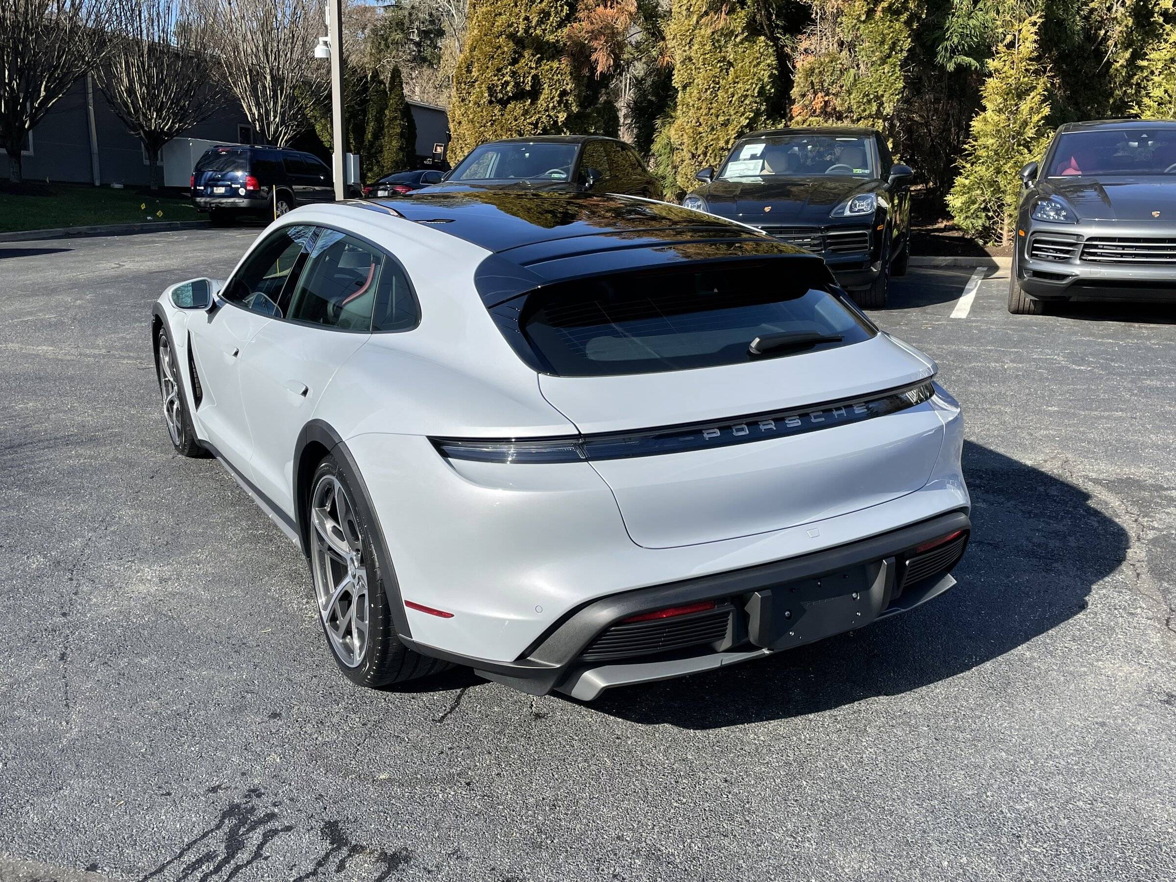 Porsche Taycan ICE GREY Taycan Club D91867C4-7FDA-47A3-B22D-29000036DE28