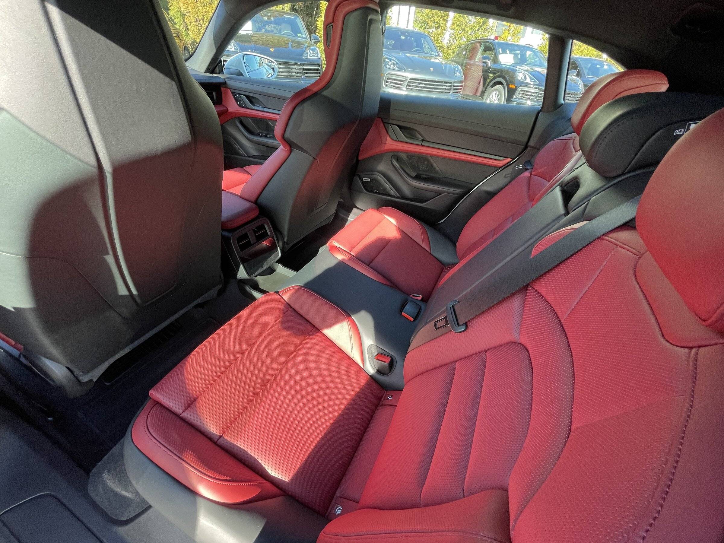 Porsche Taycan ICE GREY Taycan Club 36CDA9F9-88C5-4AFF-9E44-CC56A1CDFA36