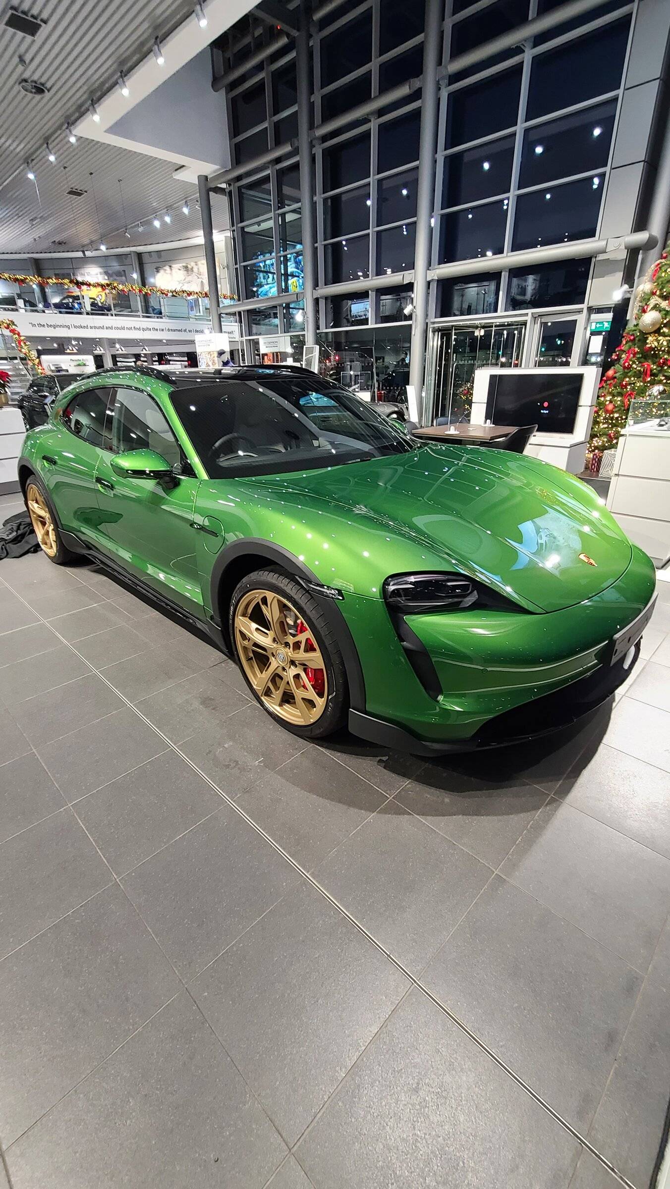 Porsche Taycan MAMBA GREEN Taycan Club 20211230_163247