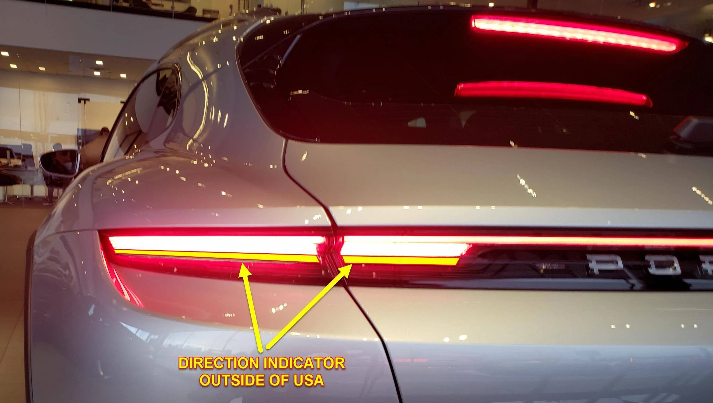 Porsche Taycan Rear lights color in USA 1641722094294