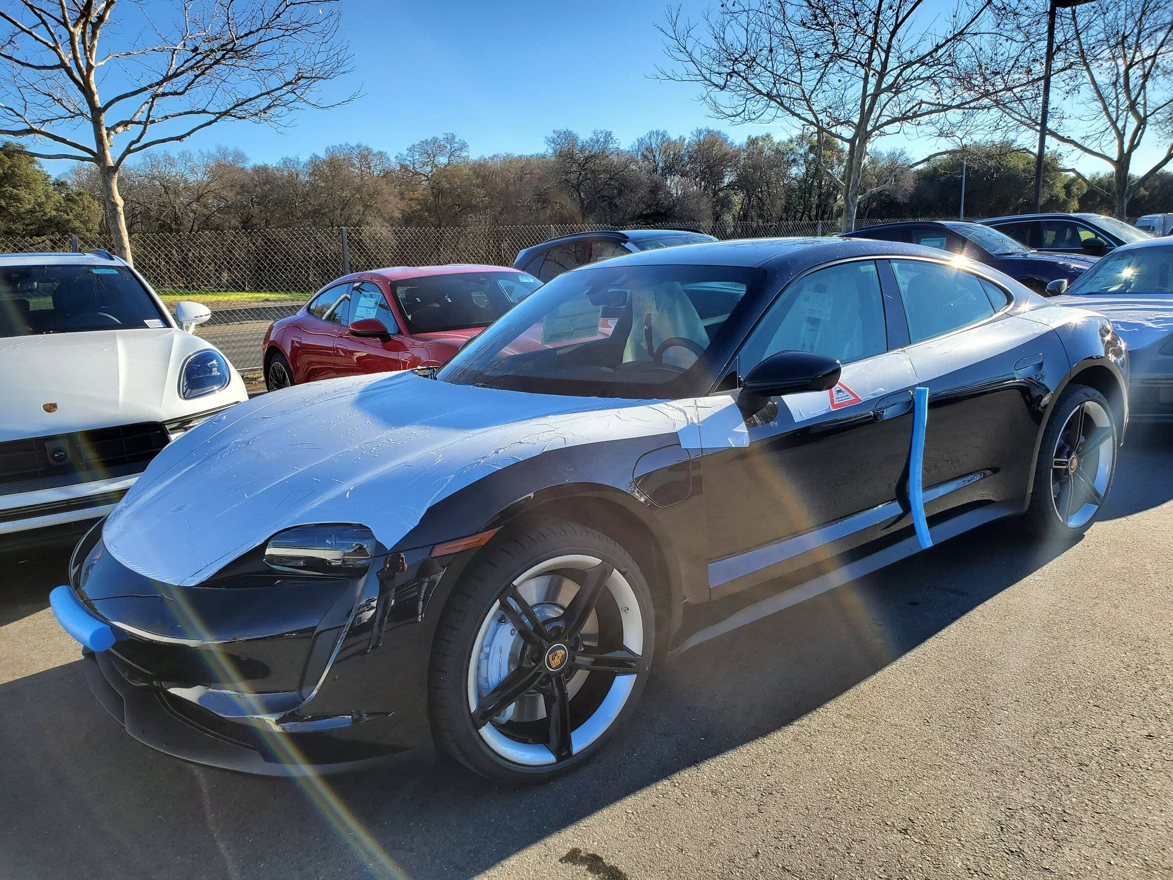 Porsche Taycan Glovis Supreme left Emden 20220109_143950