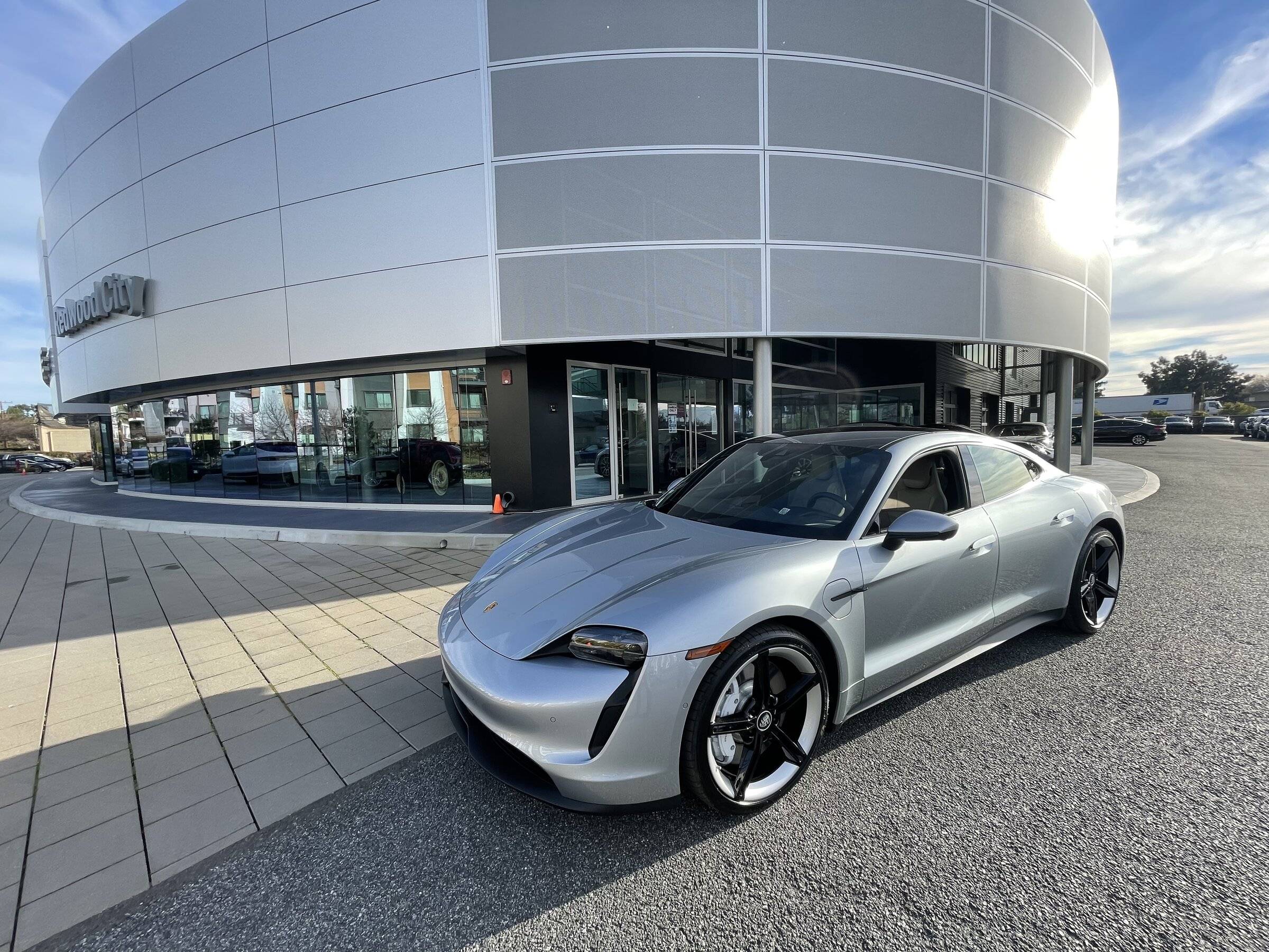 Porsche Taycan Glovis Supreme left Emden A9DEEA13-CF75-4203-A224-65431D8562FB