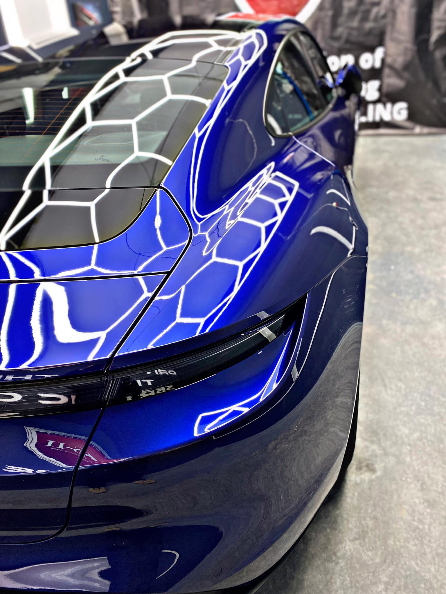 Porsche Taycan GENTIAN BLUE Taycan Club 13