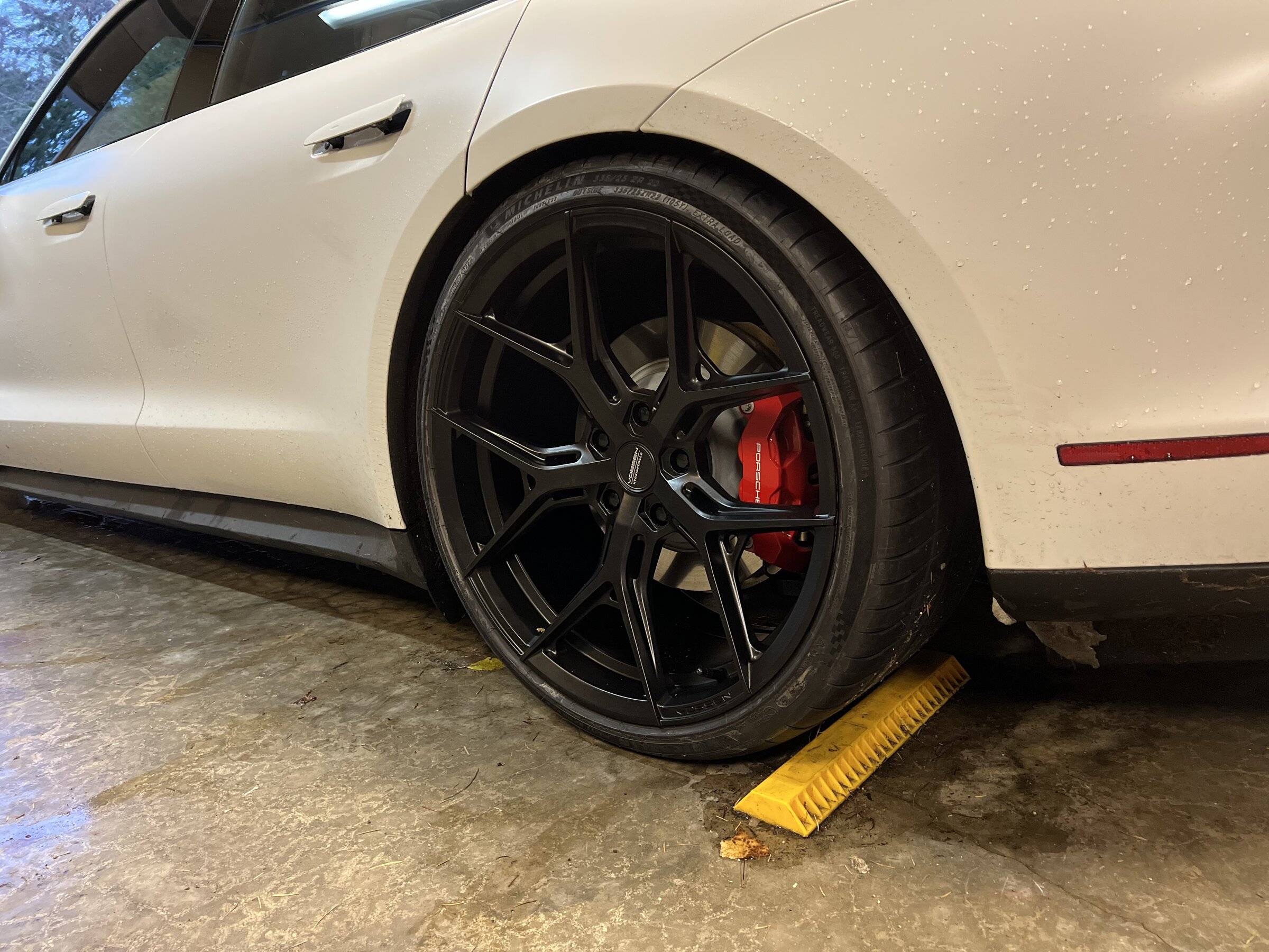Porsche Taycan Tire Pressures with 22" Wheels SPKV6195[1].JPG