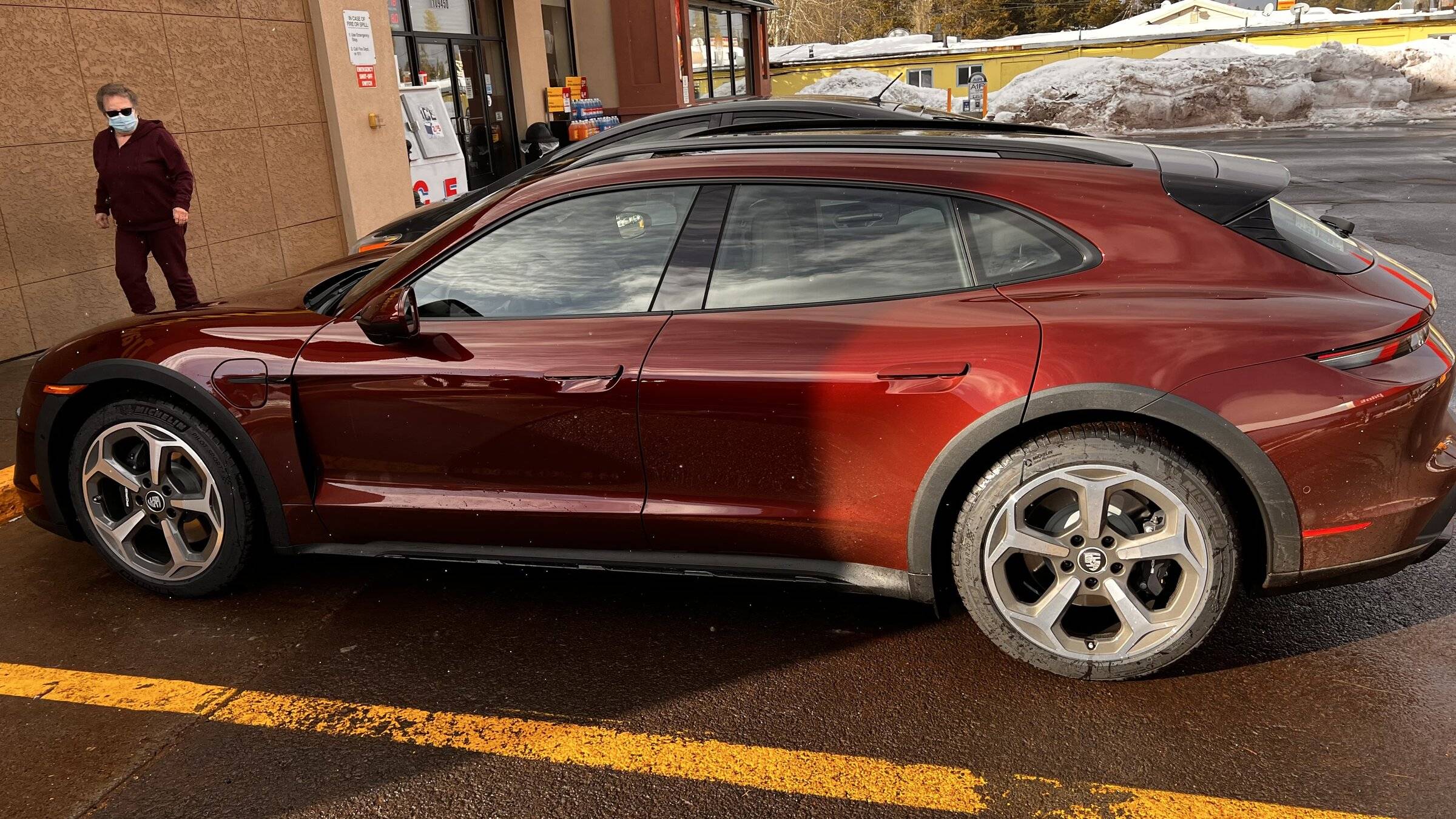 Porsche Taycan CHERRY METALLIC Taycan Club E0F9333D-68EA-4D0A-8842-C98368B79FD9