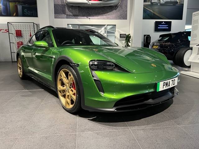 Porsche Taycan MAMBA GREEN Taycan Club ertghjkljhu