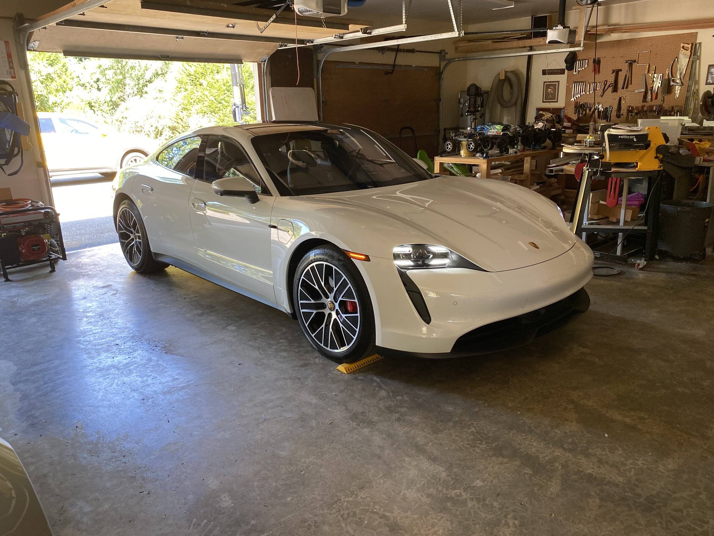Porsche Taycan Taycan 4S transformed with full stealth wrap makeover AXNJ6241[2].JPG