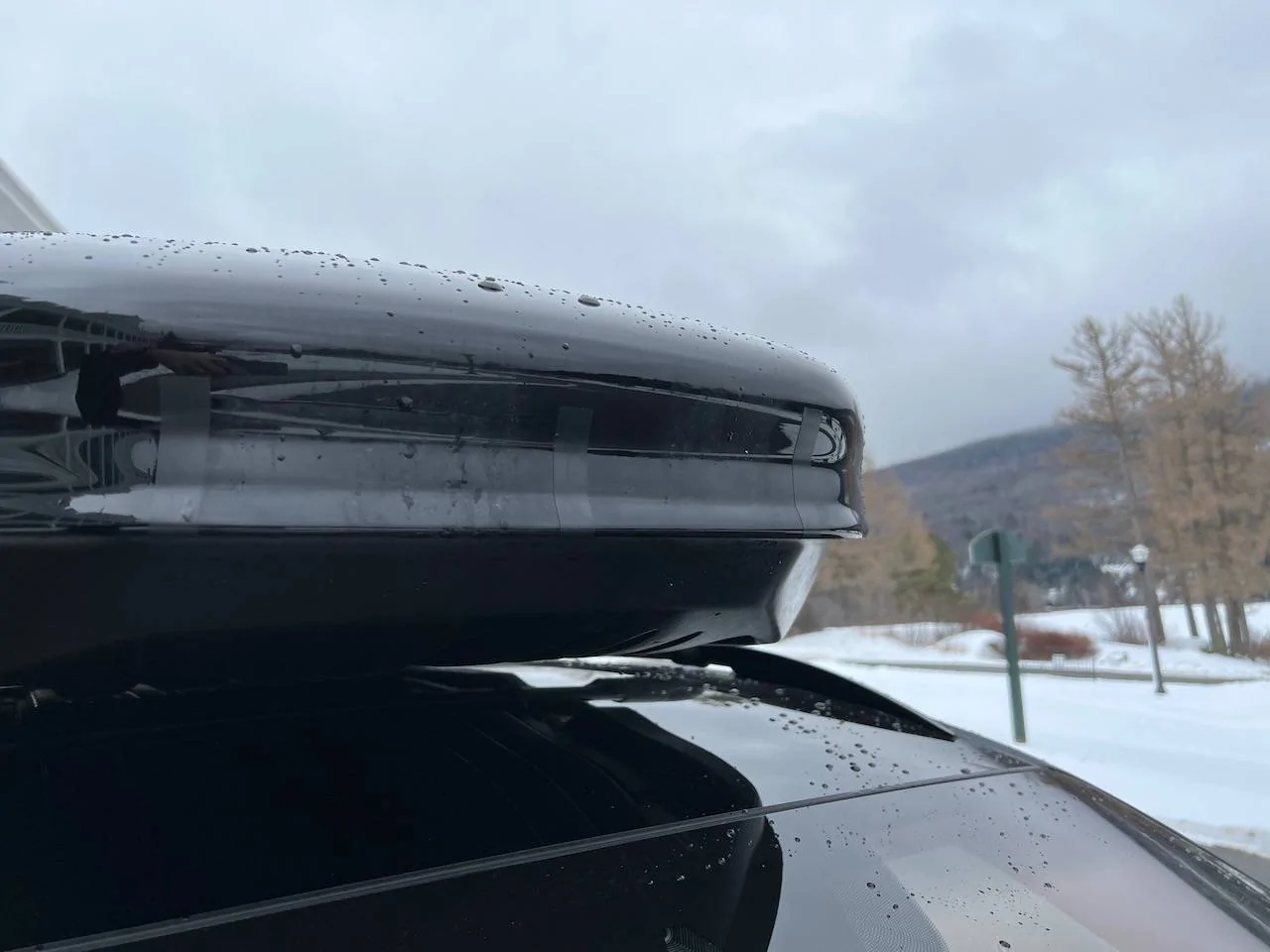 Porsche Taycan Performance Roof Box + Thule WingBars = Noise Issues FrontOfPPRB - 1